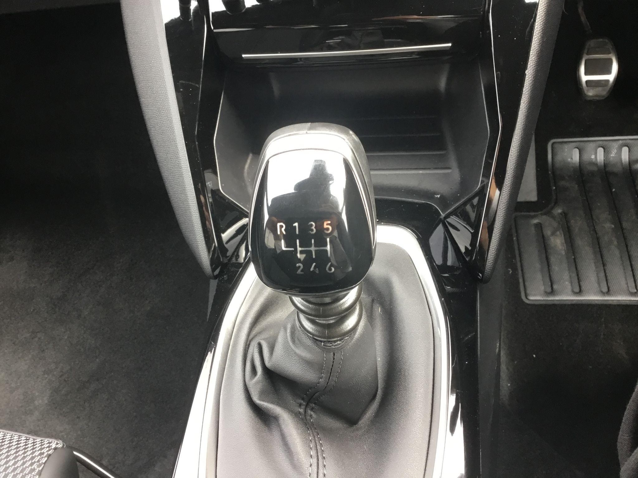 Peugeot 208 Image 25