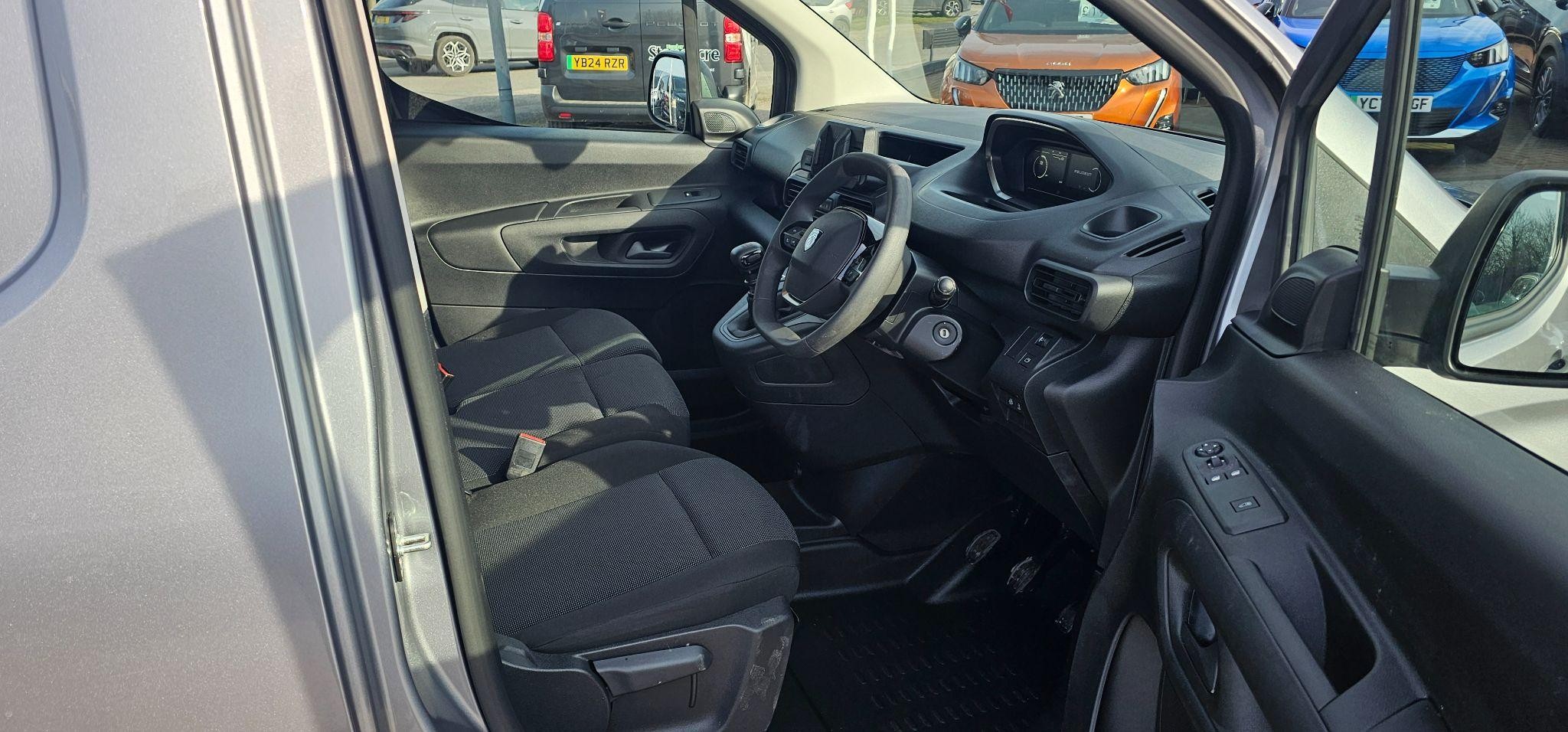 Peugeot Partner Image 18
