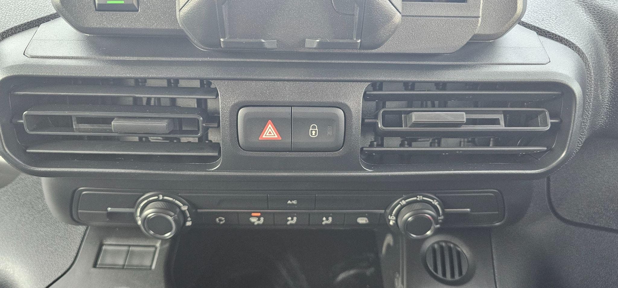 Peugeot Partner Image 23