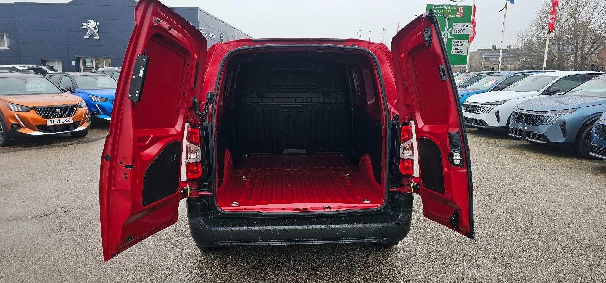 Peugeot e-Partner Image 10