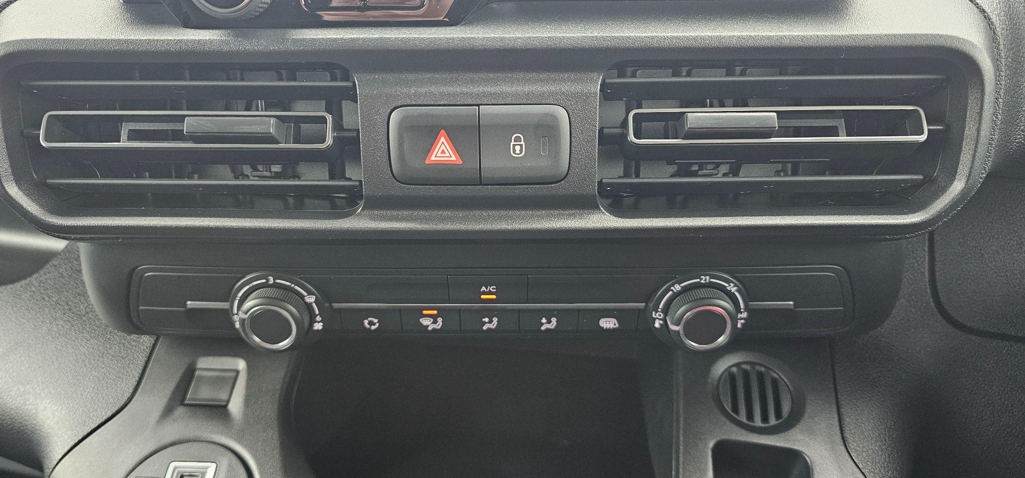 Peugeot e-Partner Image 25