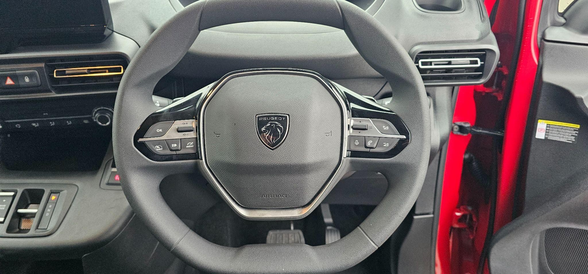 Peugeot e-Partner Image 28