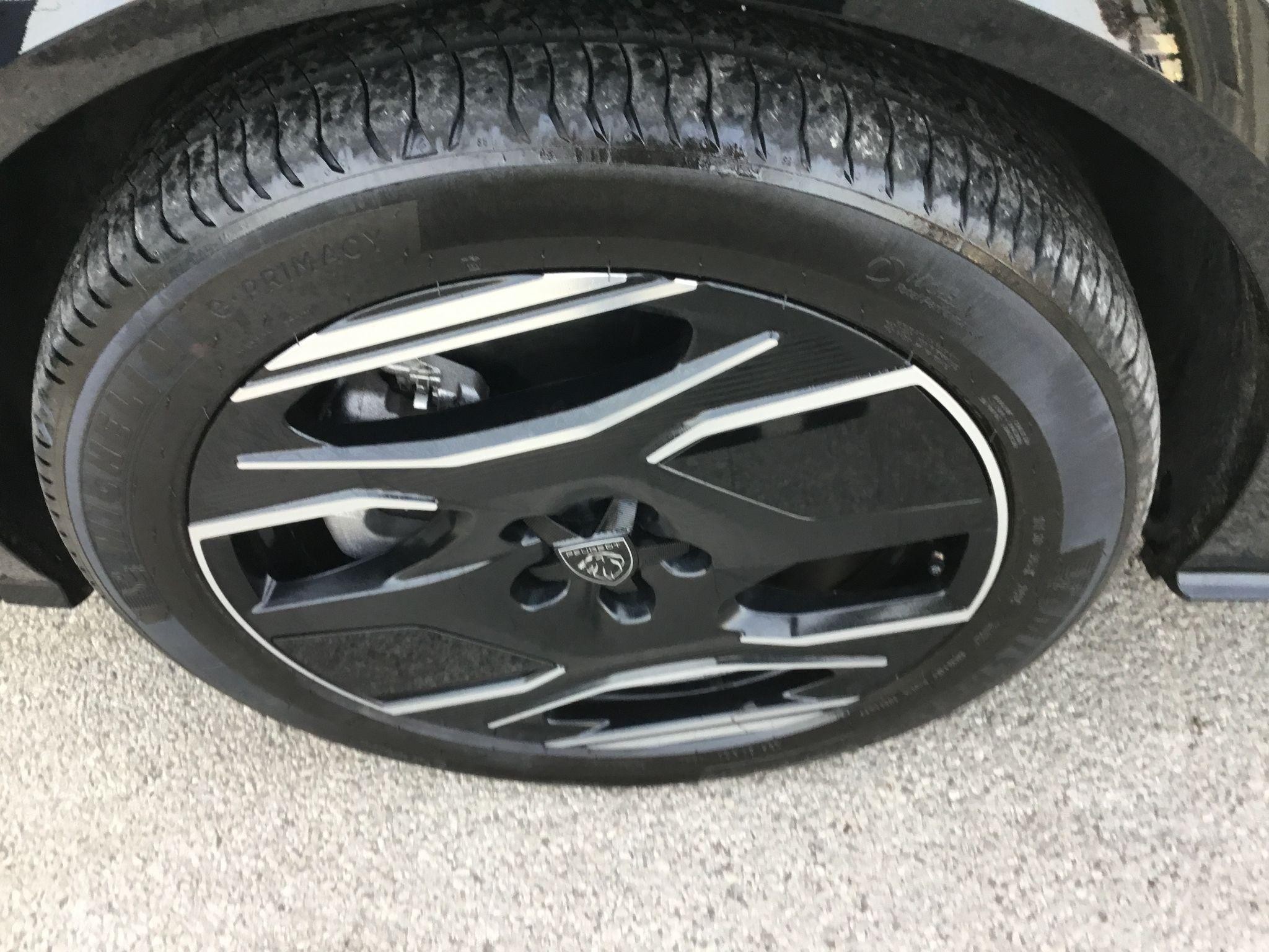 Peugeot E-3008 Image 12