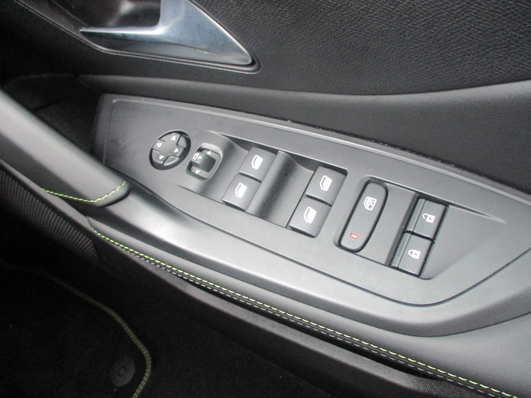 Peugeot E-308 Image 20