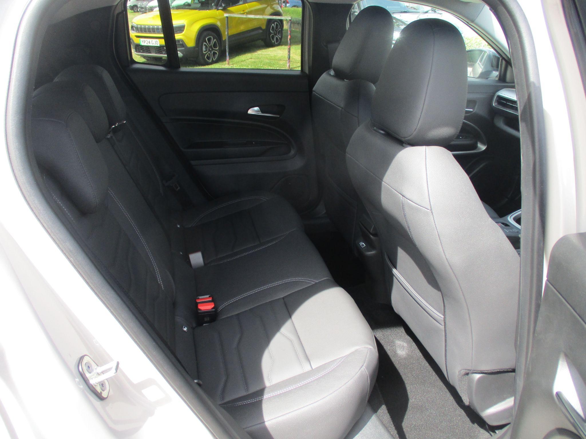 Jeep Avenger Image 36