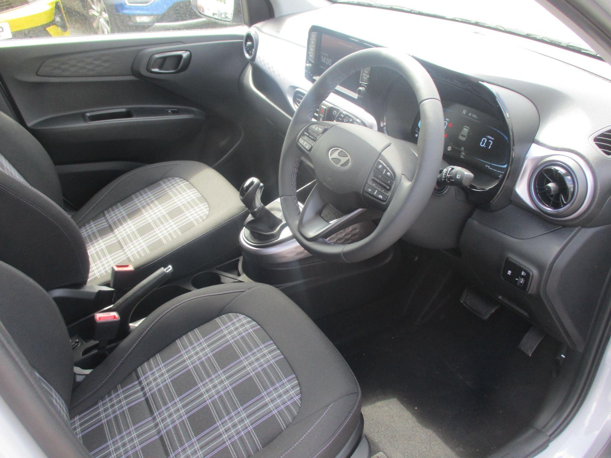 Hyundai i10 Image 11