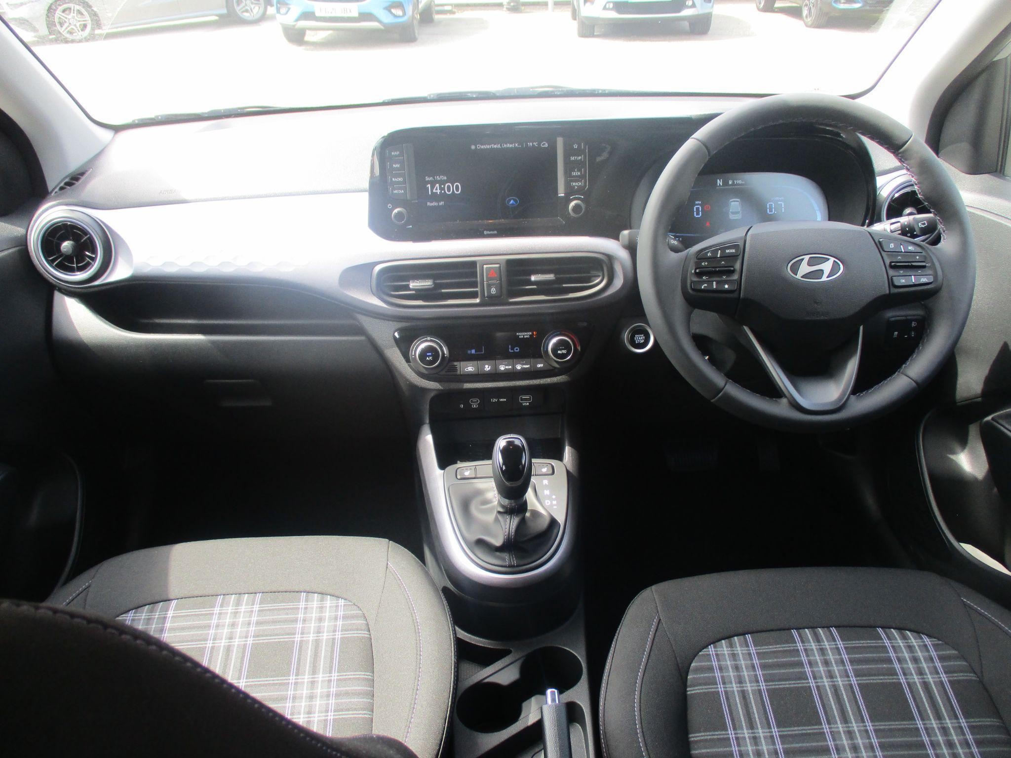 Hyundai i10 Image 13