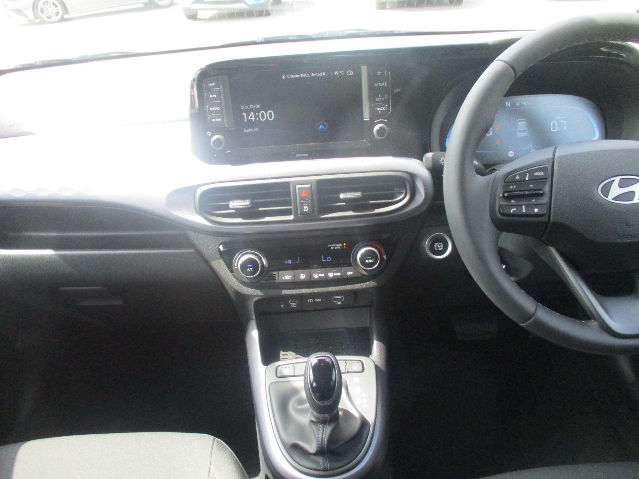 Hyundai i10 Image 16
