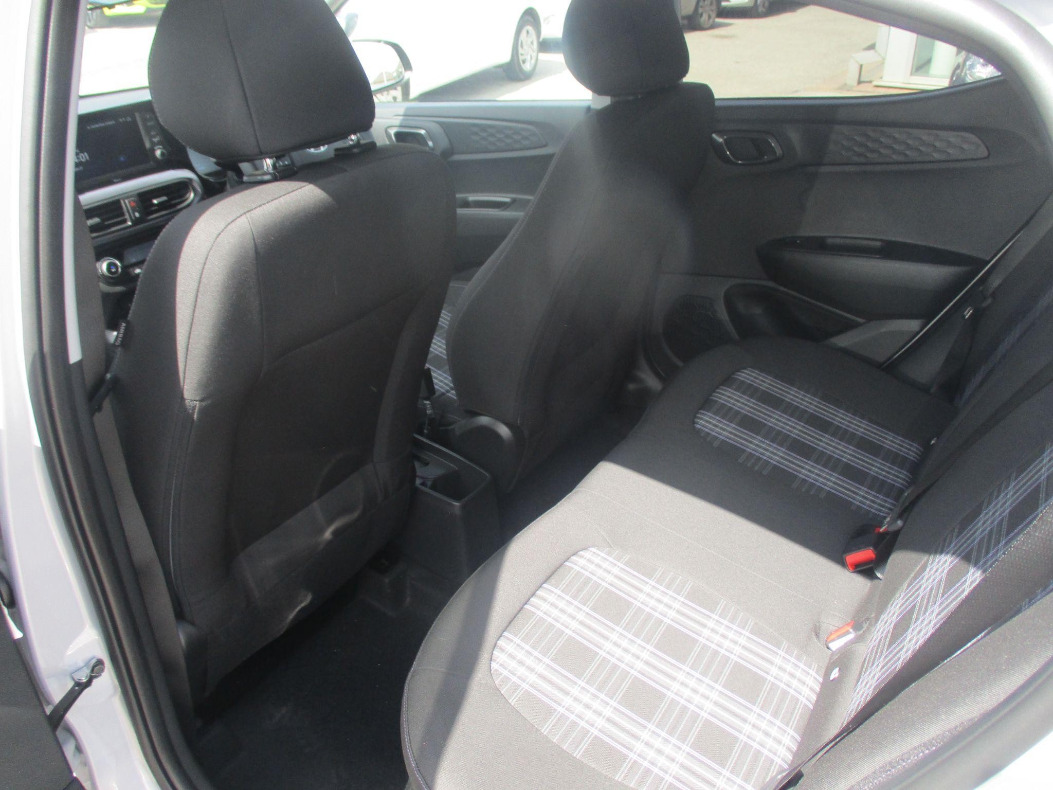 Hyundai i10 Image 17