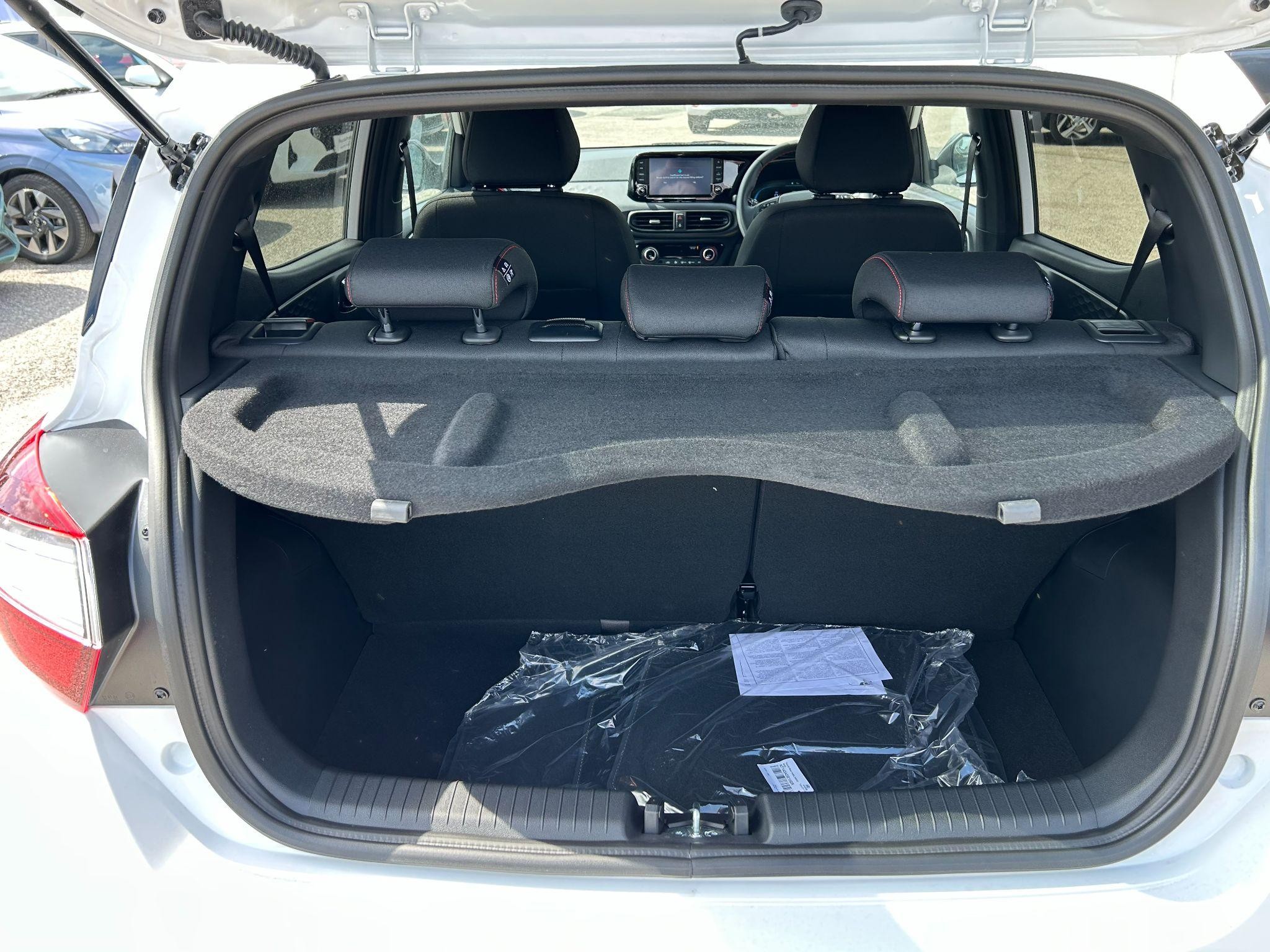 Hyundai i10 Image 10