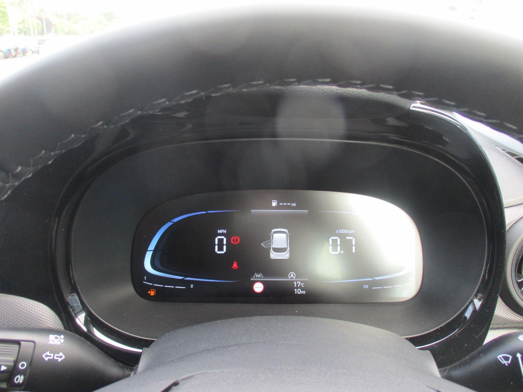 Hyundai i10 Image 14