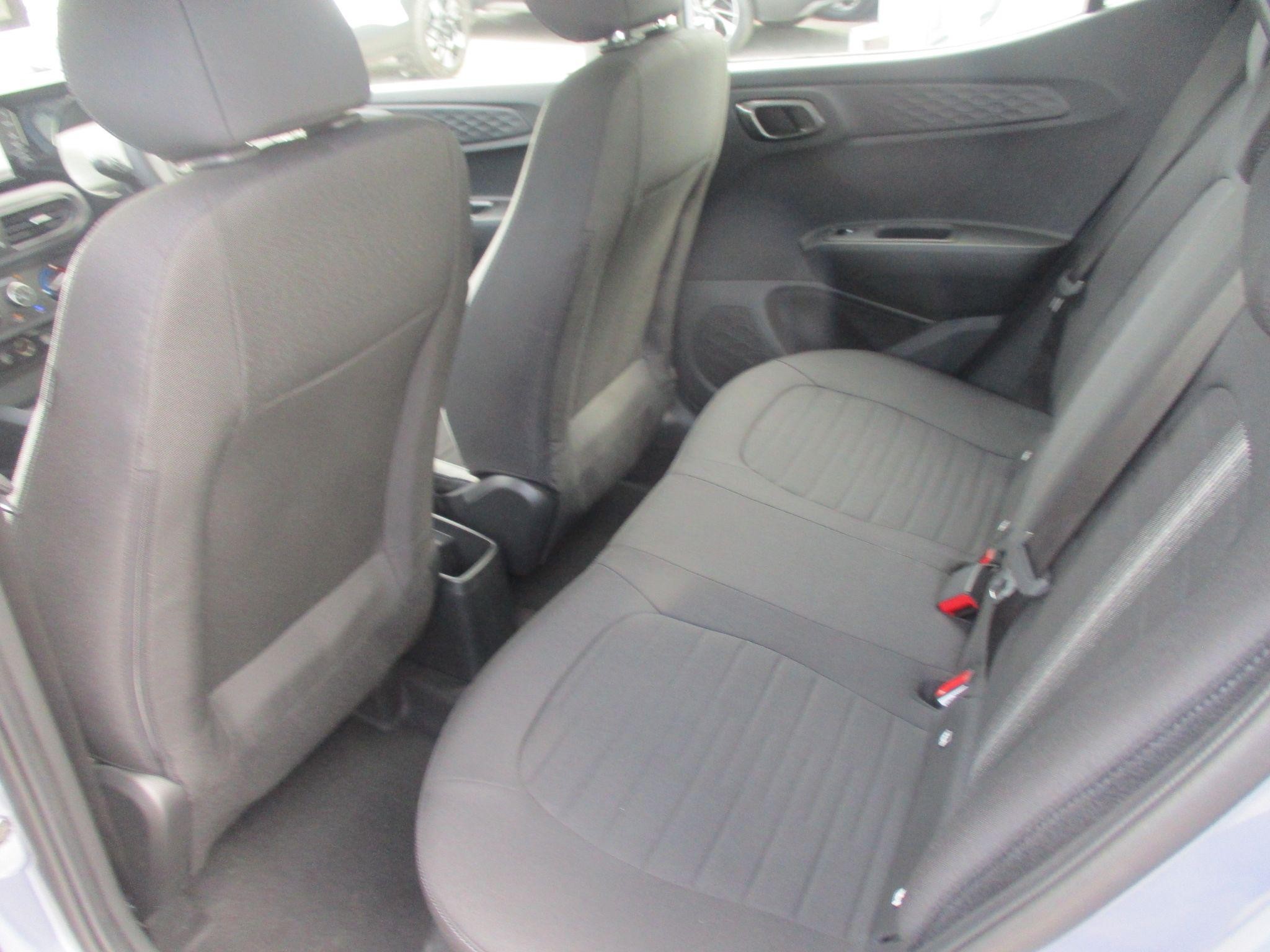 Hyundai i10 Image 17