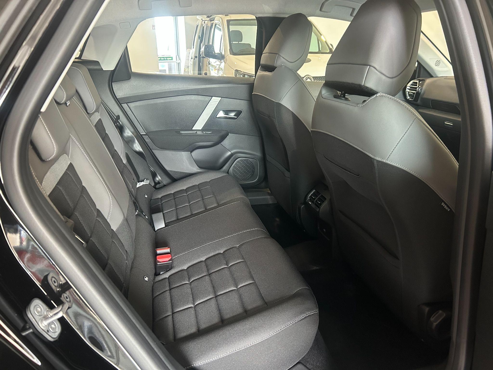 Citroen C4 Image 8