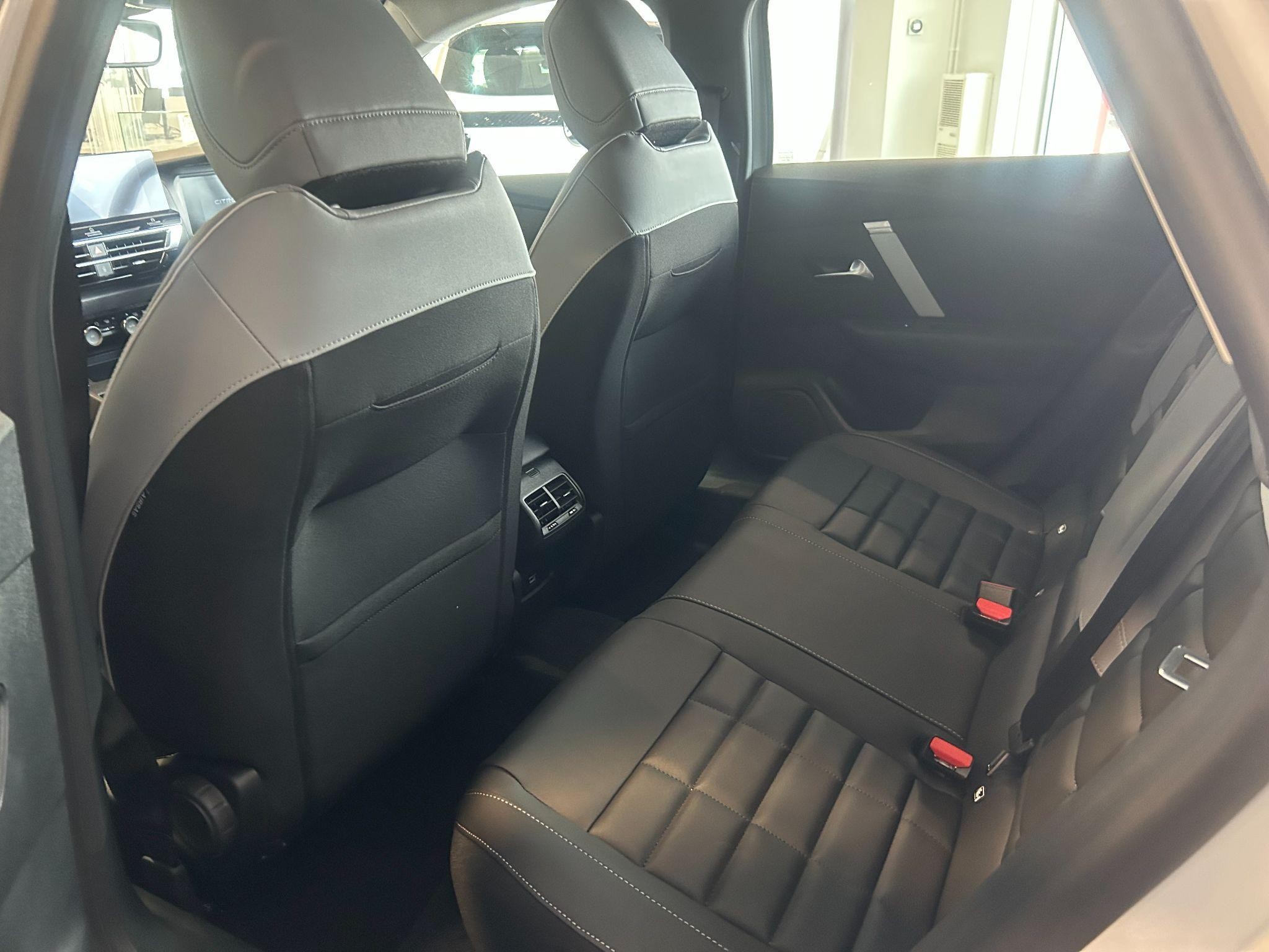 Citroen e-C4 Image 8