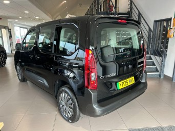 Citroen e-Berlingo 52kWh PLUS M Auto 5dr (11kW Charger) null Image 3