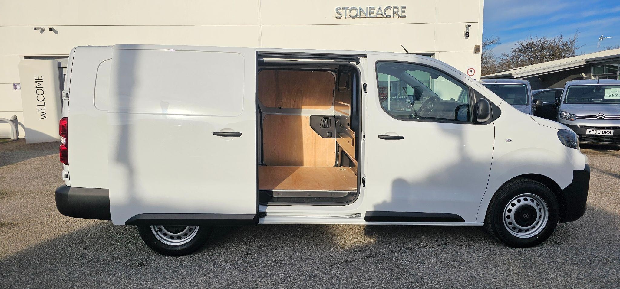 Citroen Dispatch Image 9