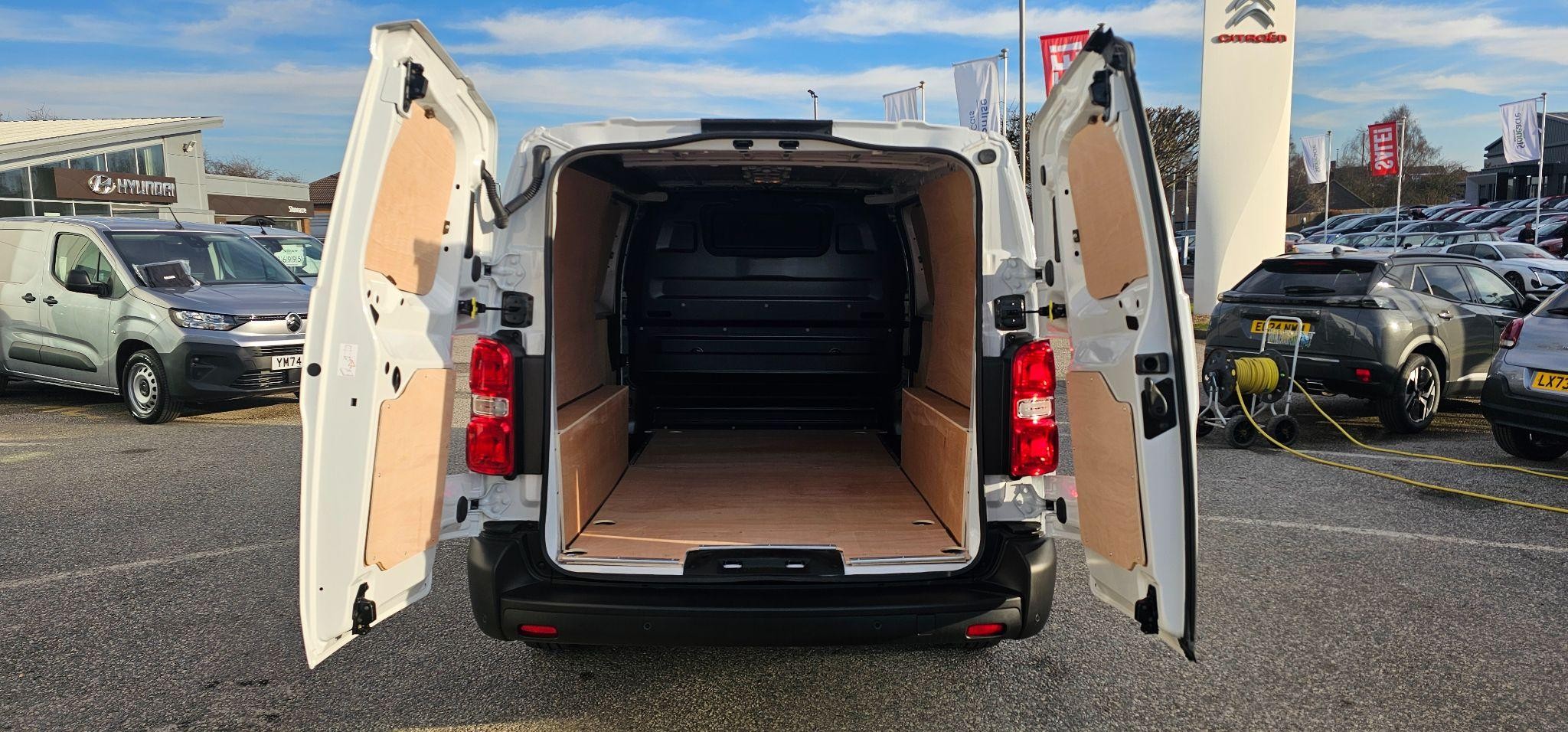 Citroen Dispatch Image 10