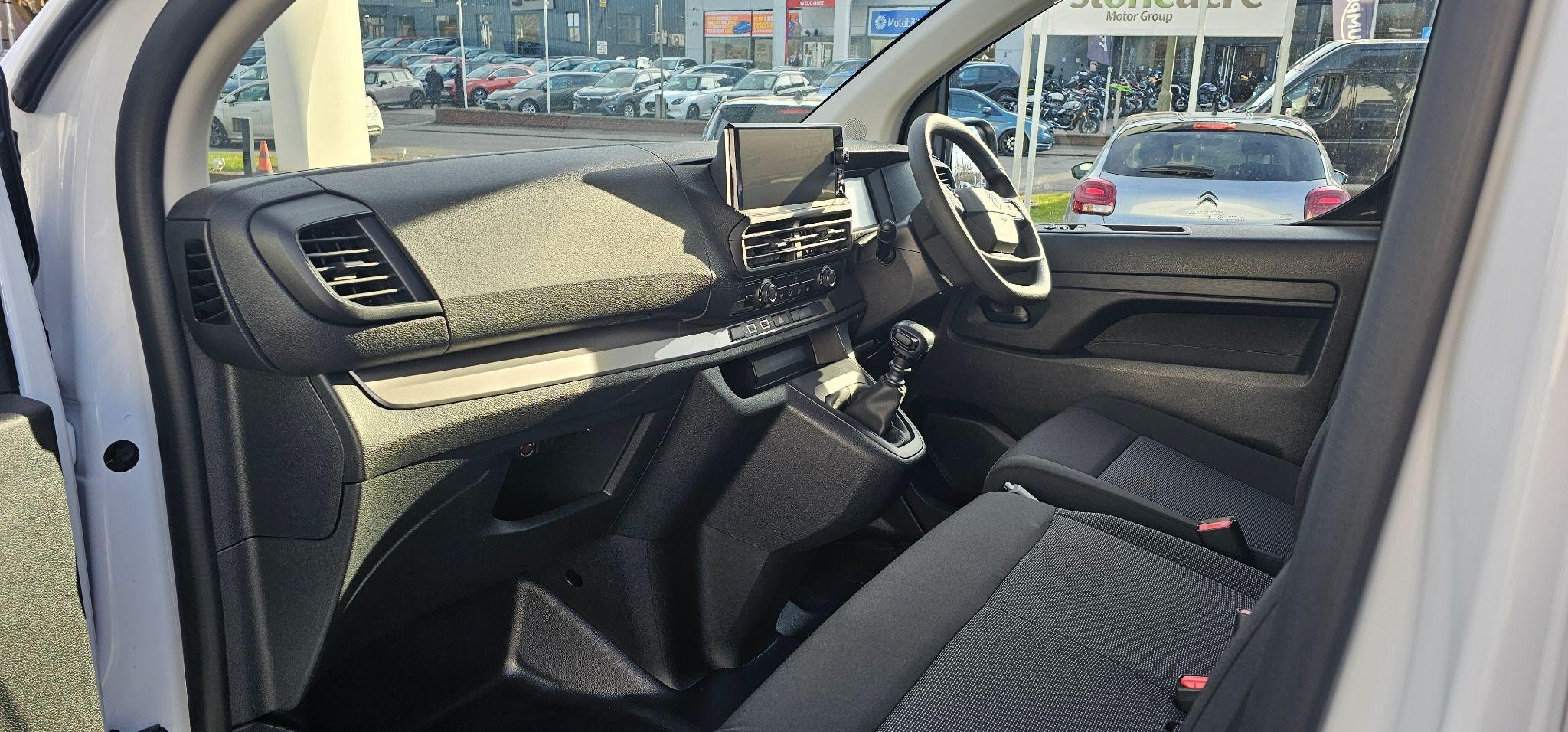 Citroen Dispatch Image 20