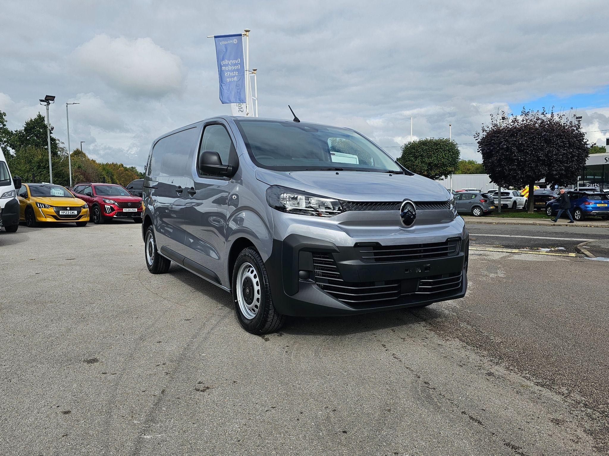 Citroen Dispatch Image 1