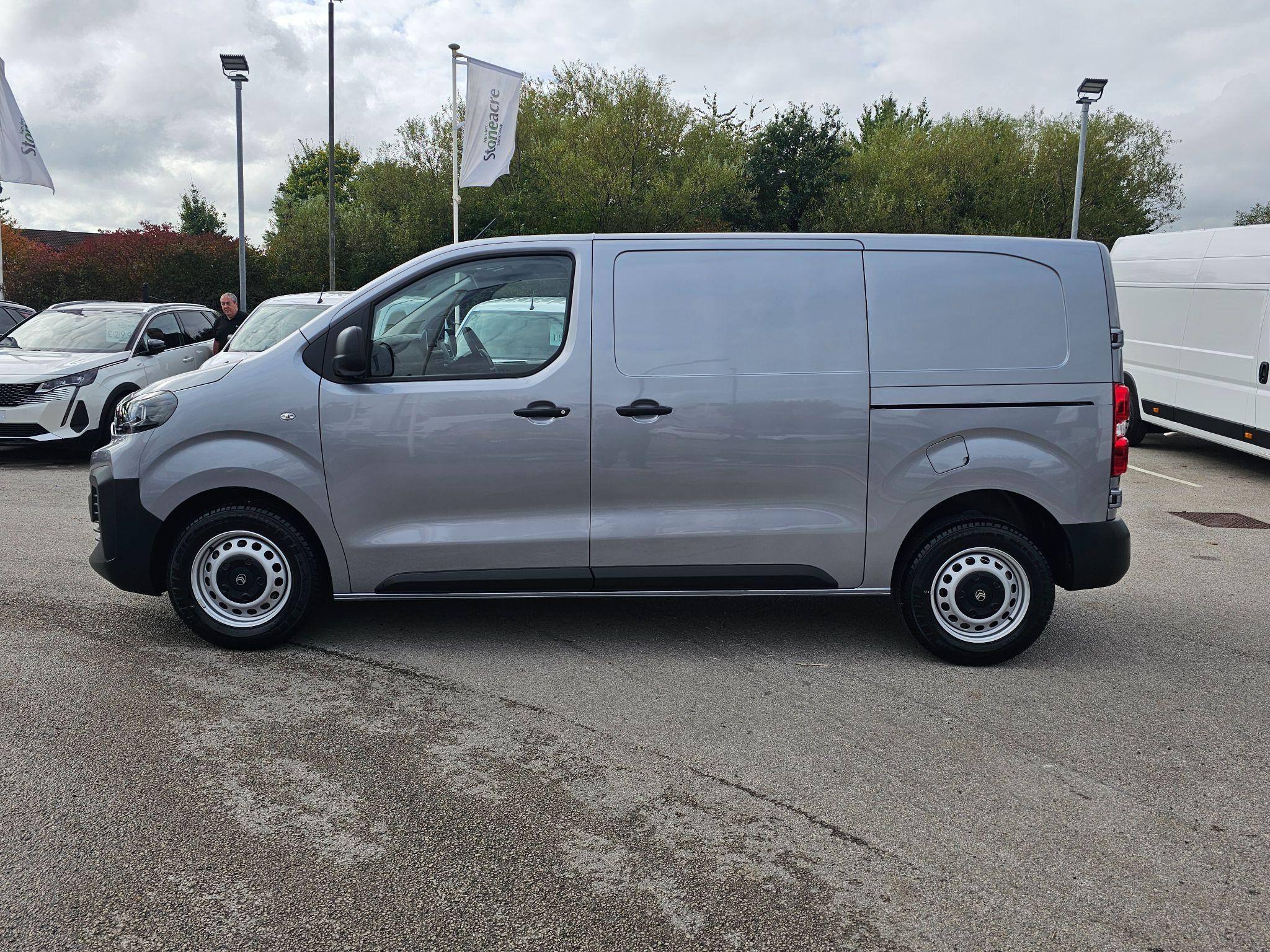 Citroen Dispatch Image 6