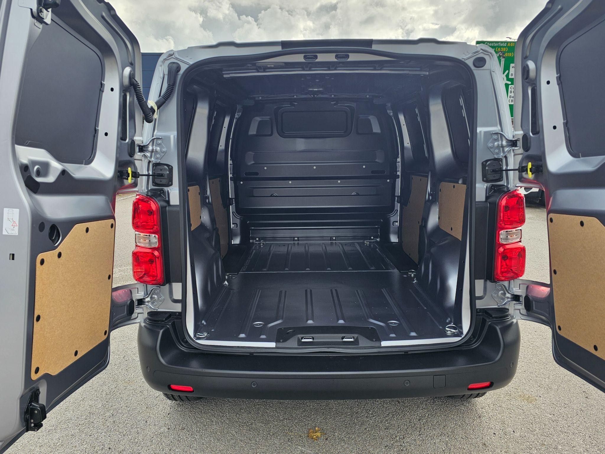 Citroen Dispatch Image 11