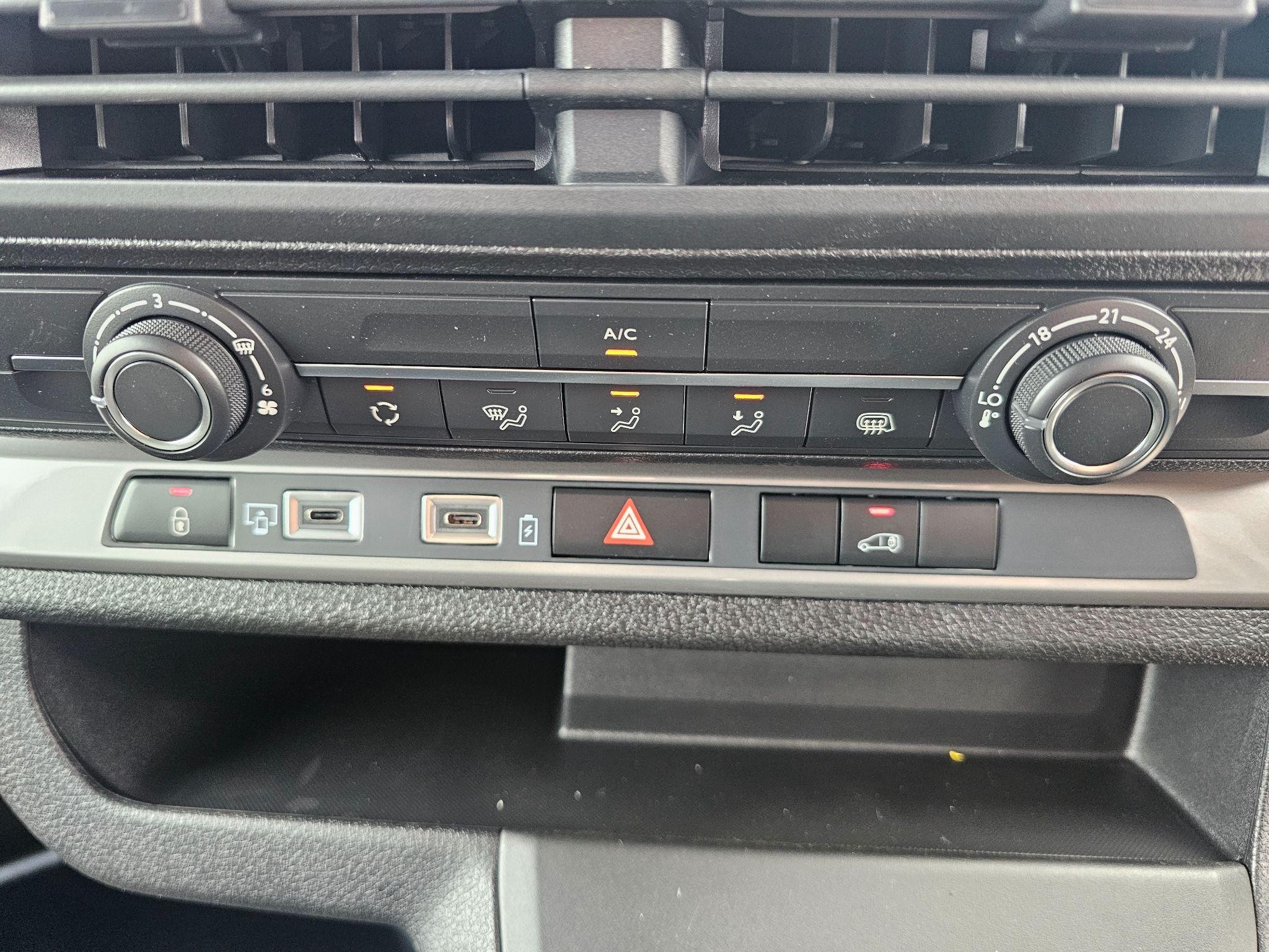 Citroen Dispatch Image 22