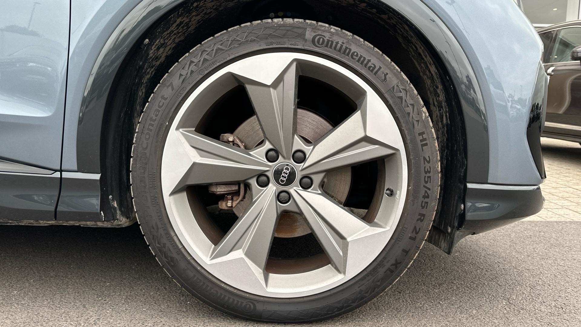 Audi Q4 e-tron Image 9