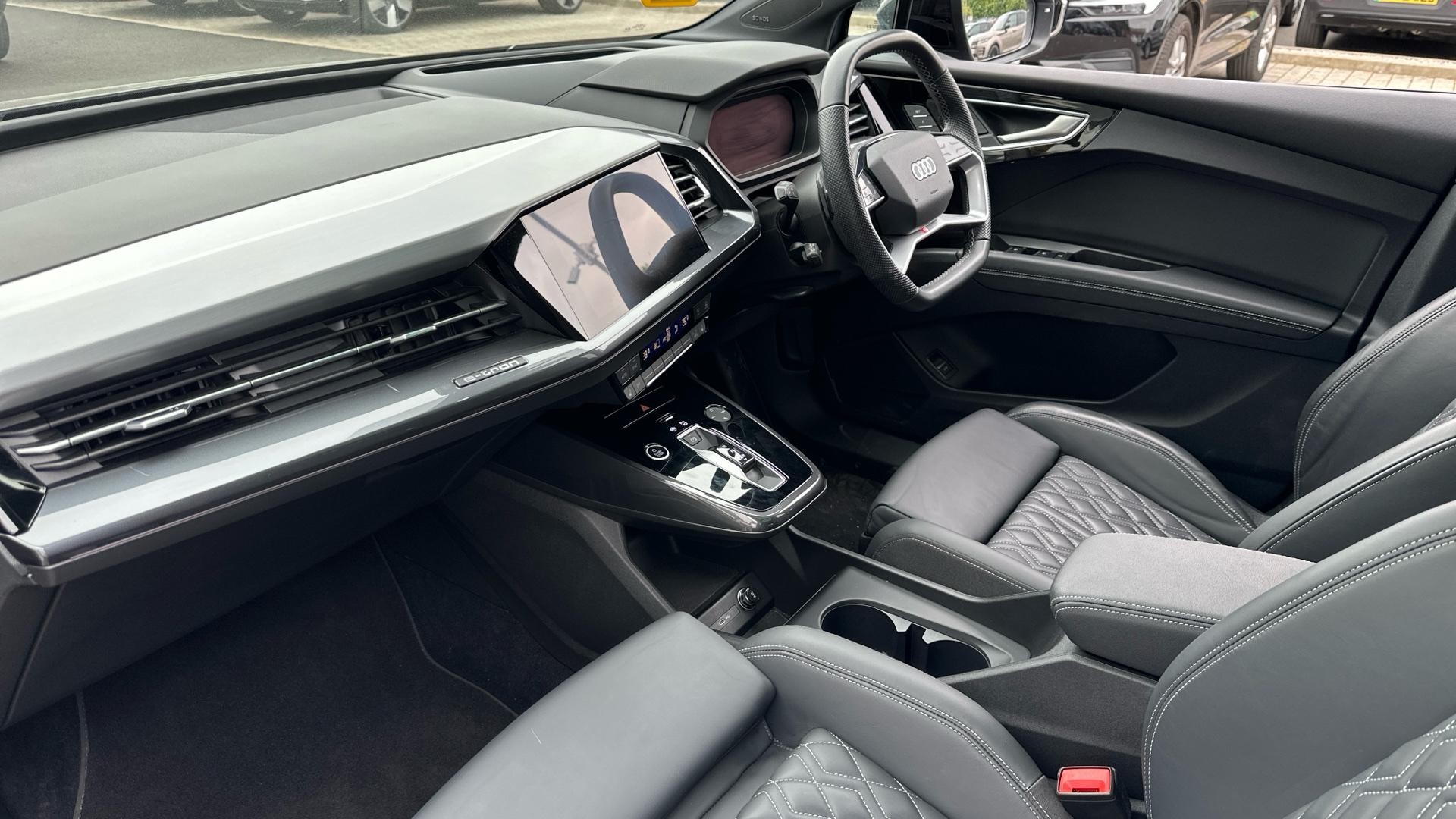 Audi Q4 e-tron Image 15