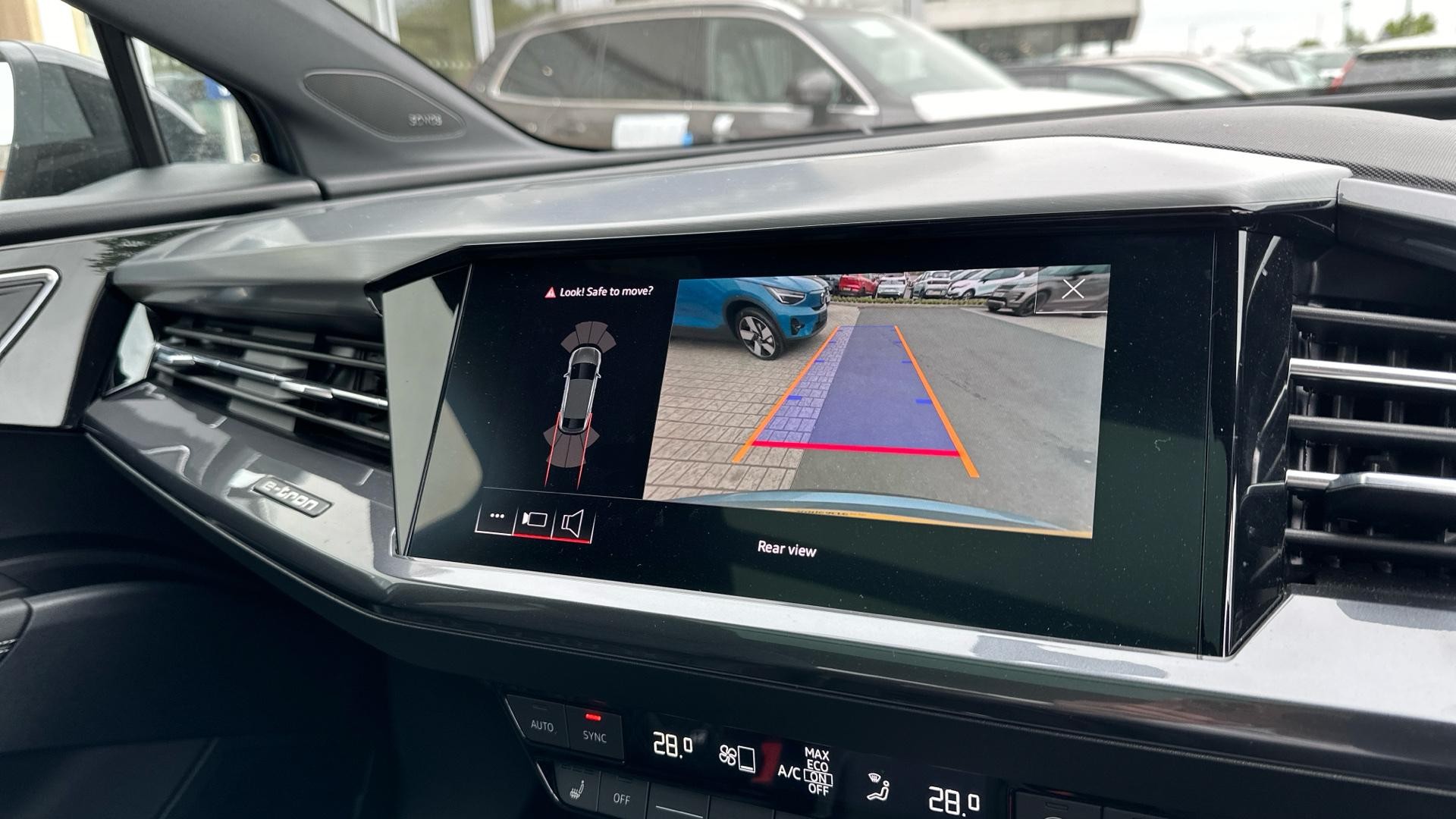 Audi Q4 e-tron Image 19