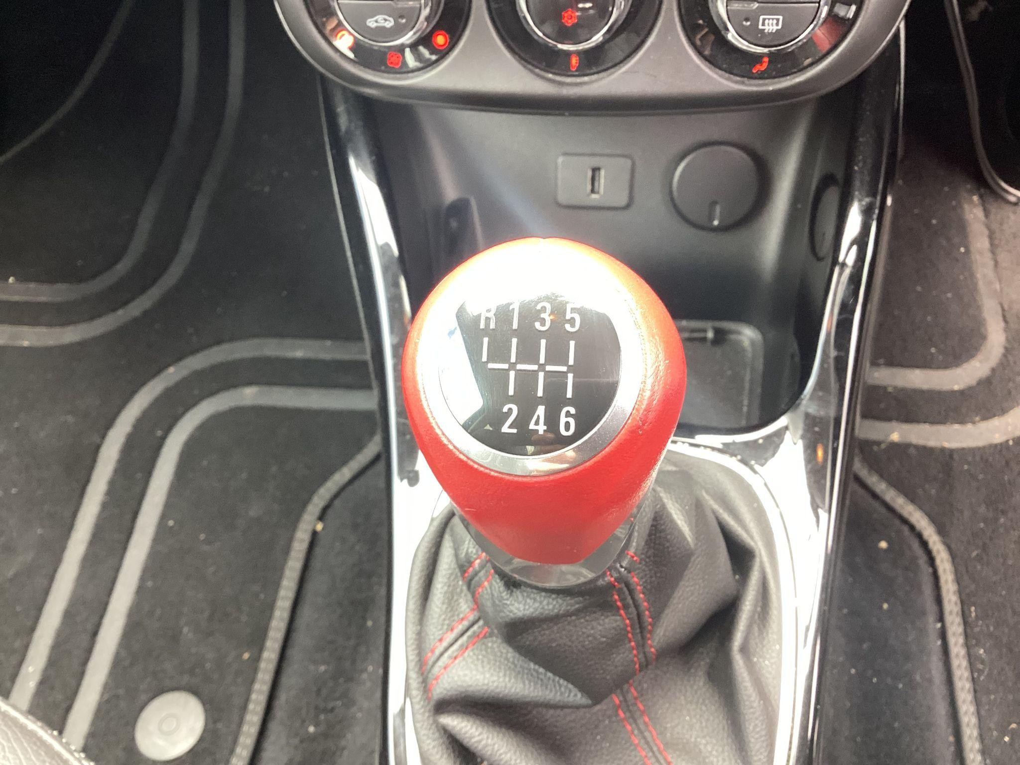 Vauxhall Adam Image 21