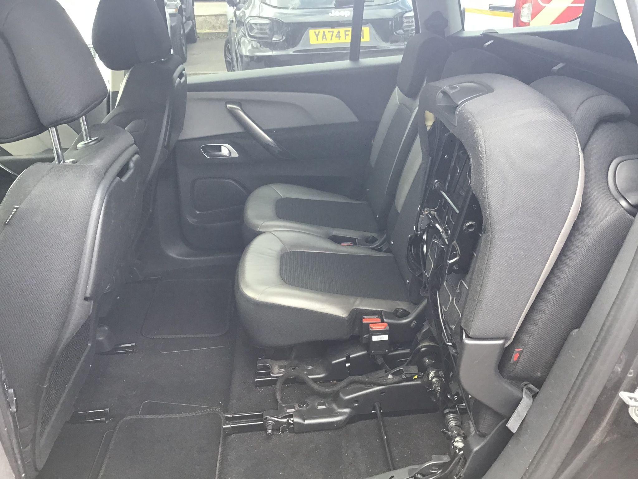 Citroen Grand C4 SpaceTourer Image 11