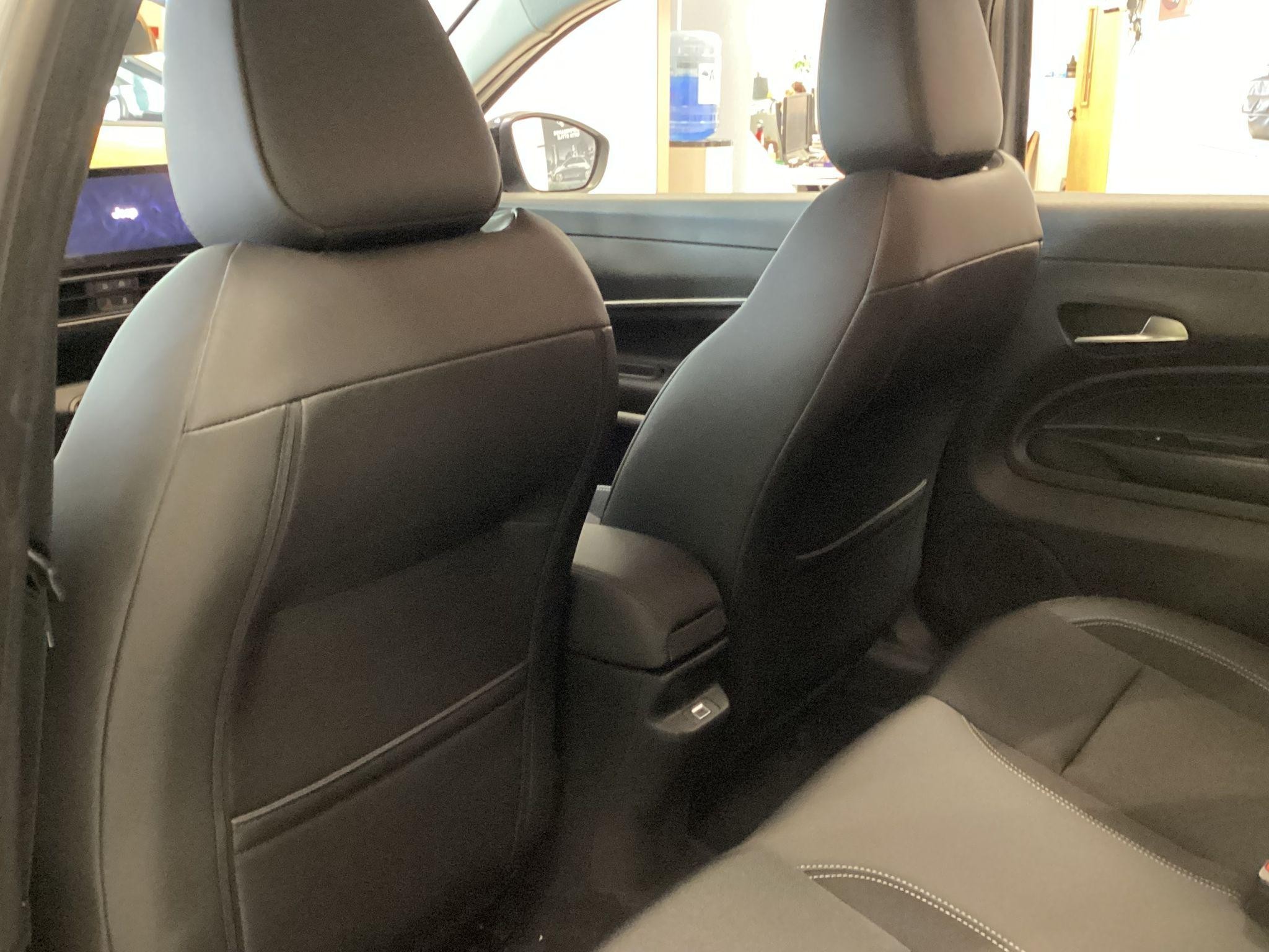 Jeep Avenger Image 12
