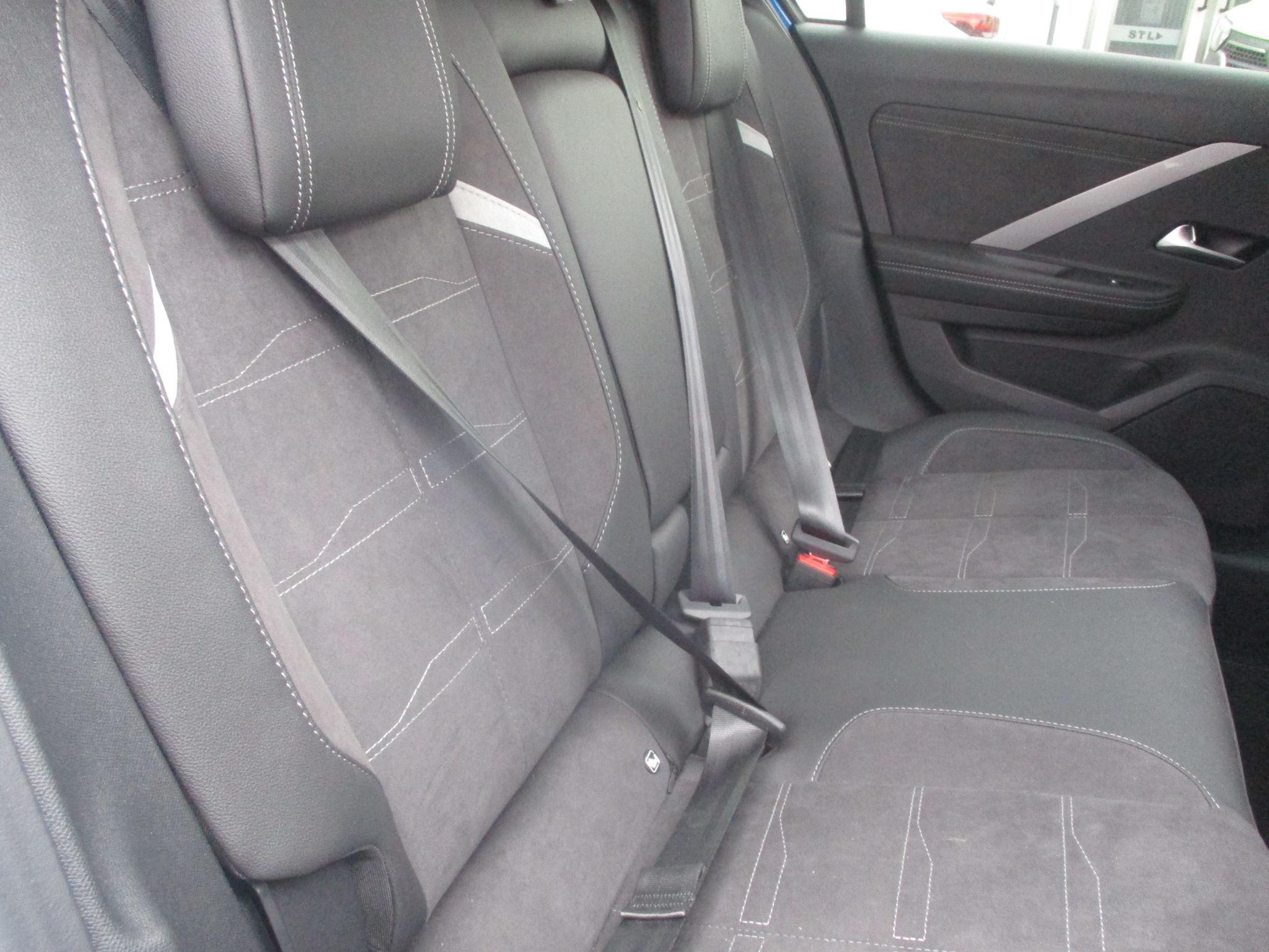 Vauxhall Astra Image 12
