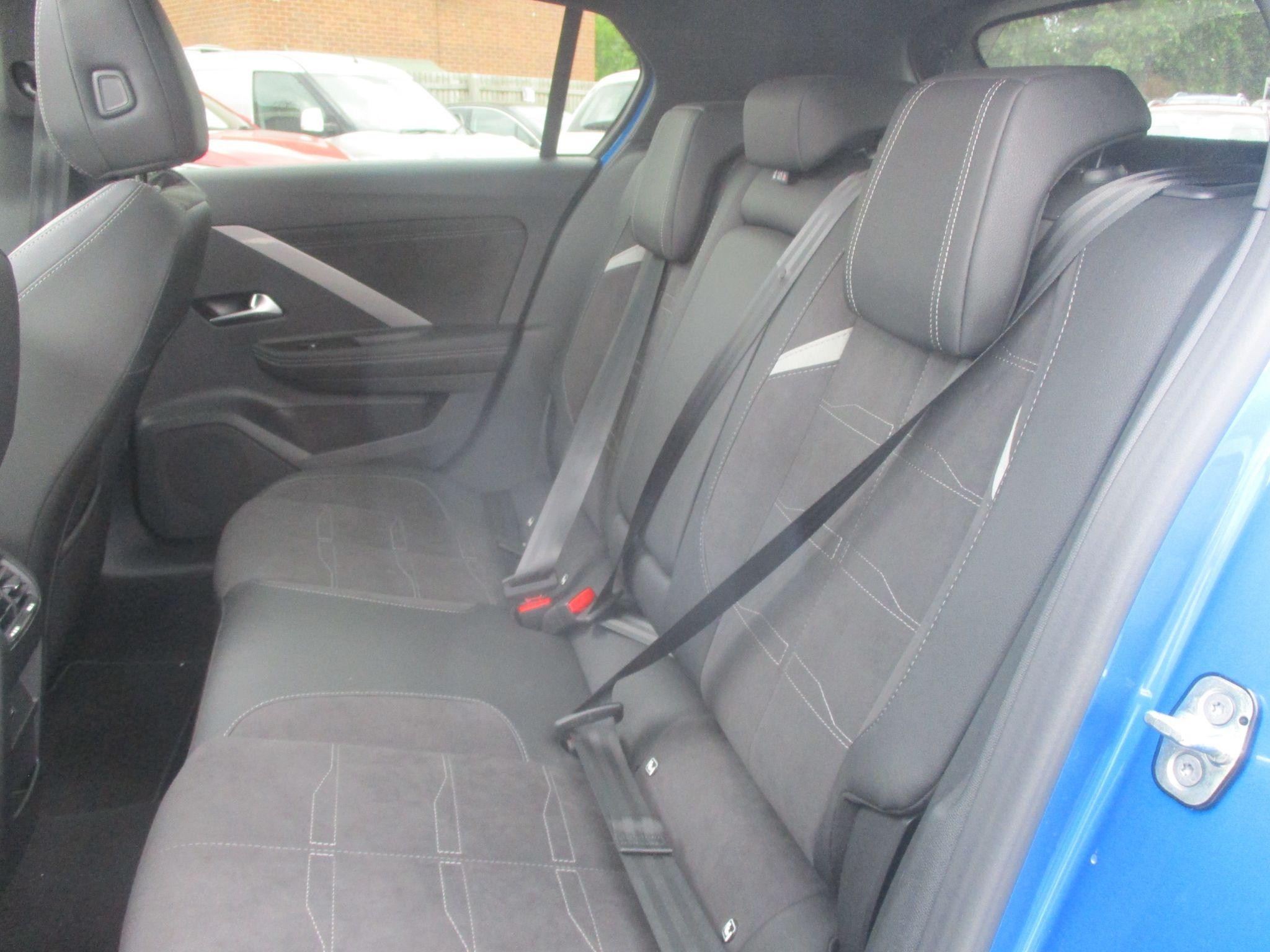 Vauxhall Astra Image 13