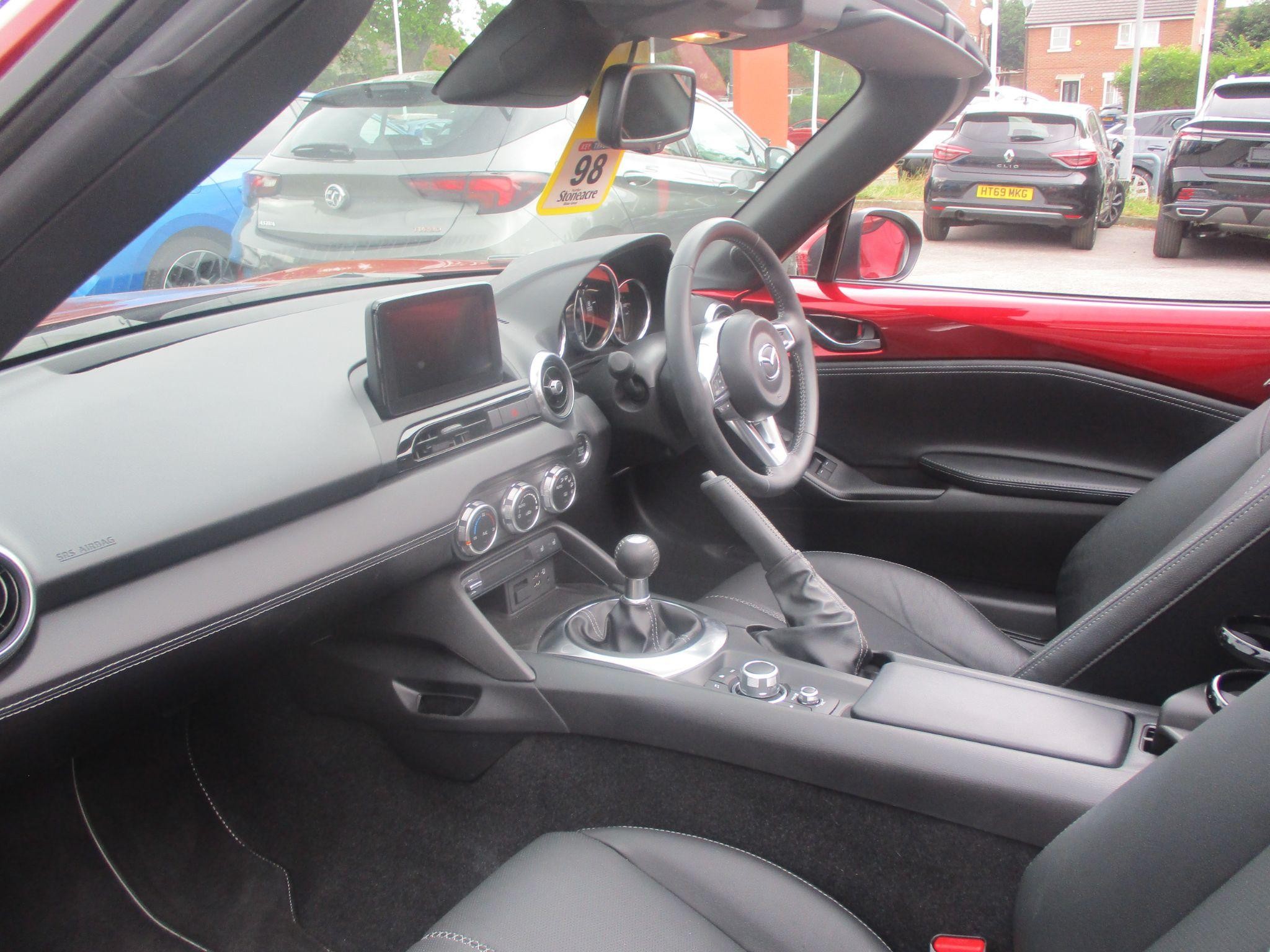Mazda MX-5 RF Image 9