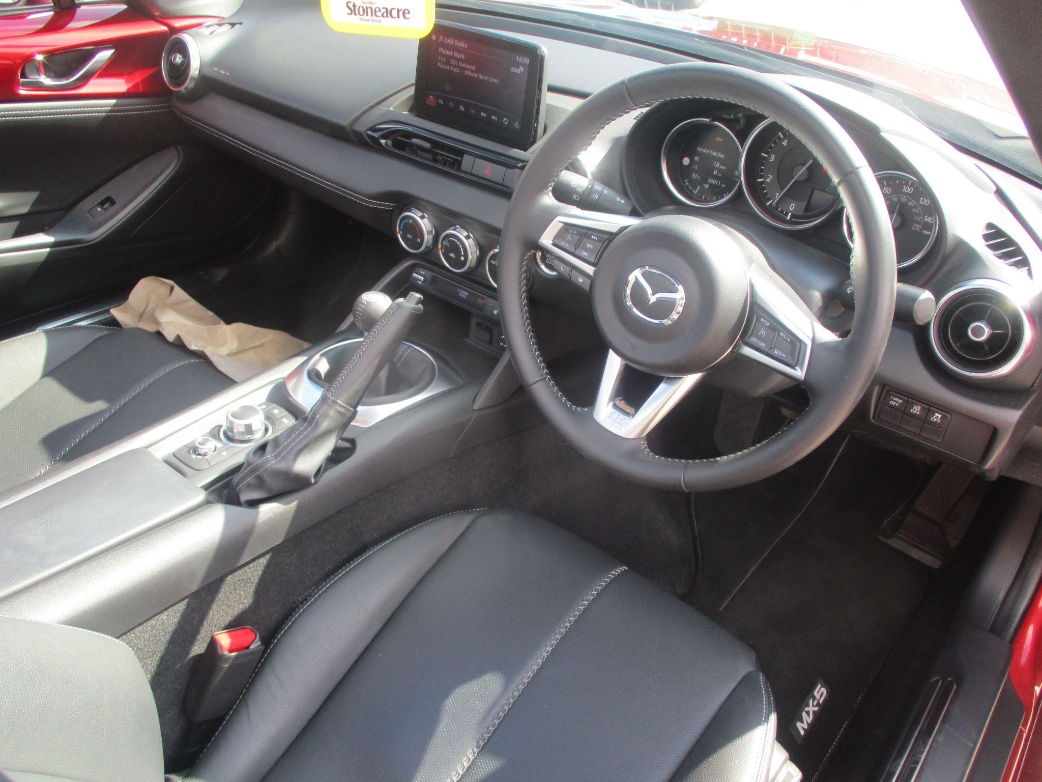 Mazda MX-5 RF Image 10