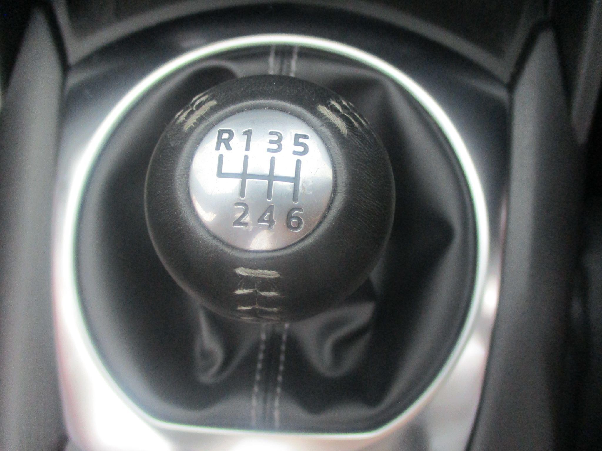 Mazda MX-5 RF Image 12
