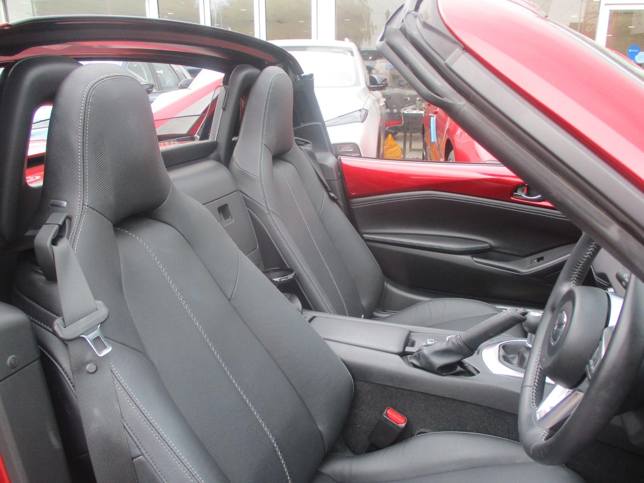 Mazda MX-5 RF Image 14