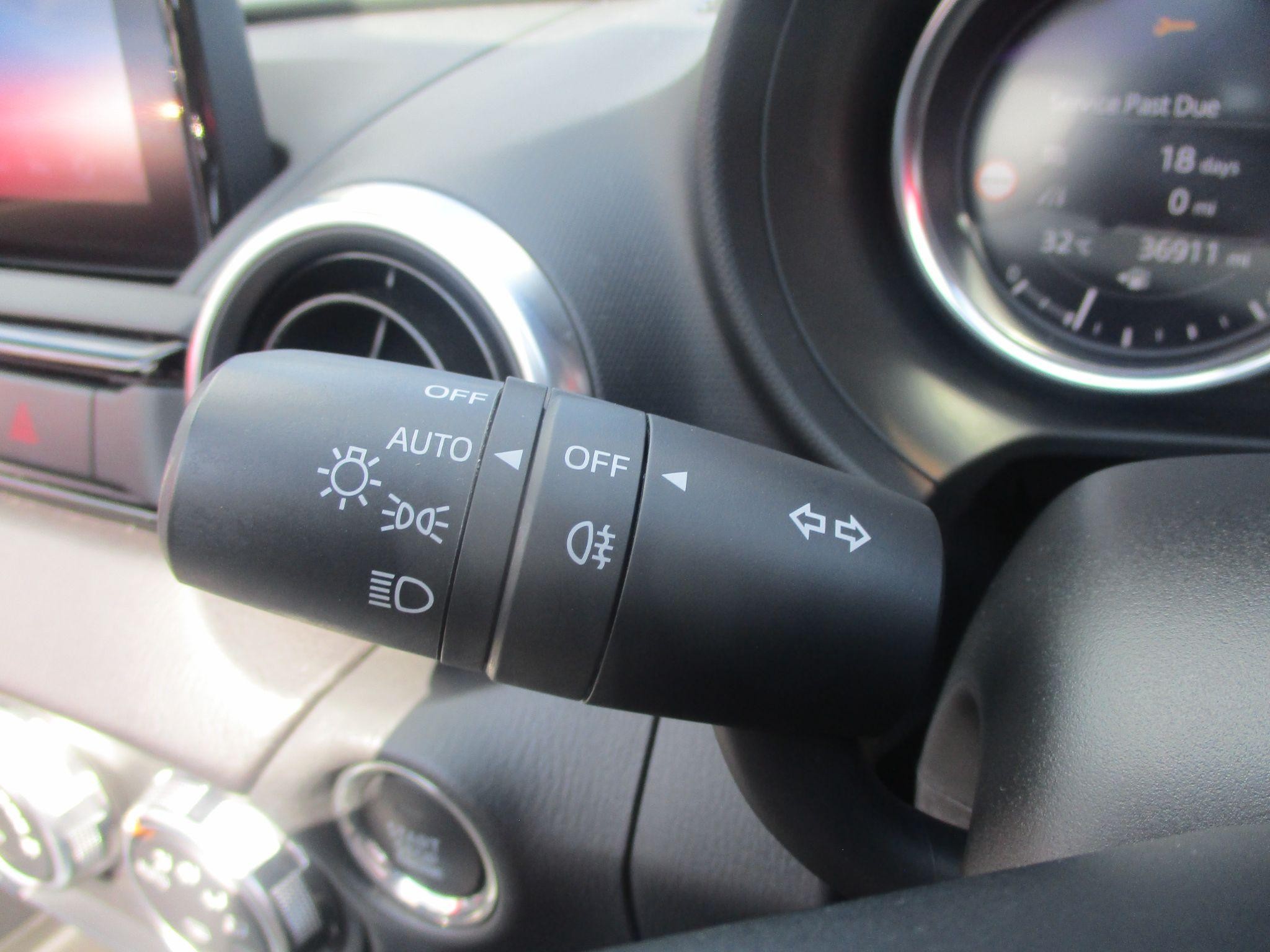 Mazda MX-5 RF Image 19