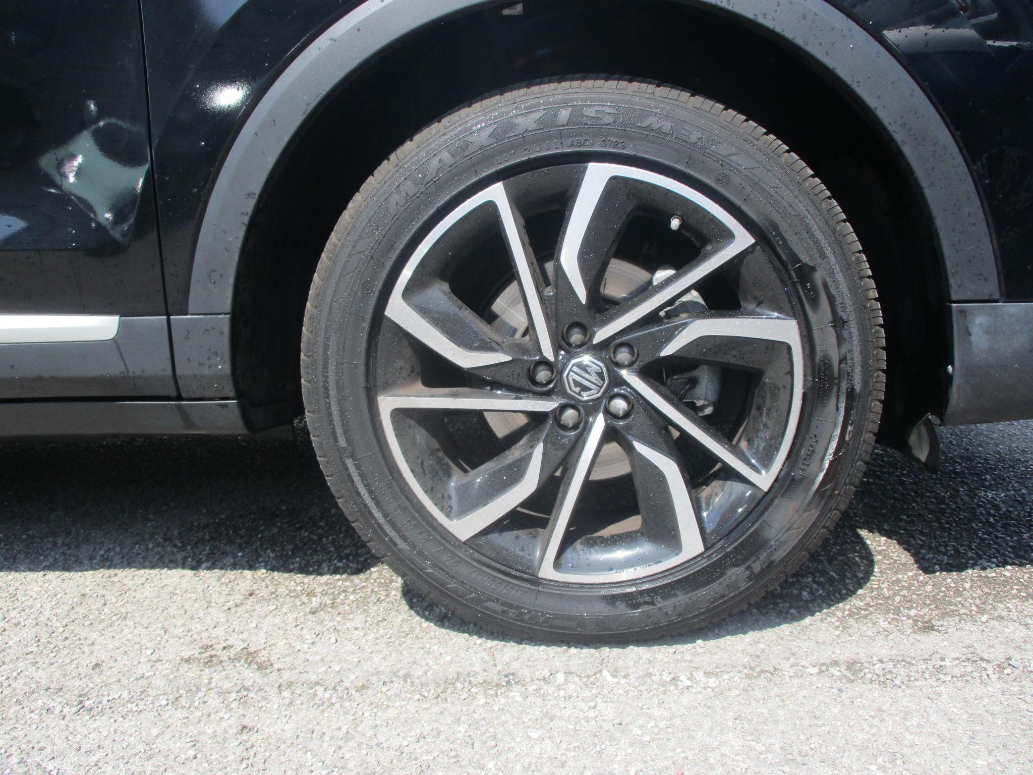 MG ZS Image 21