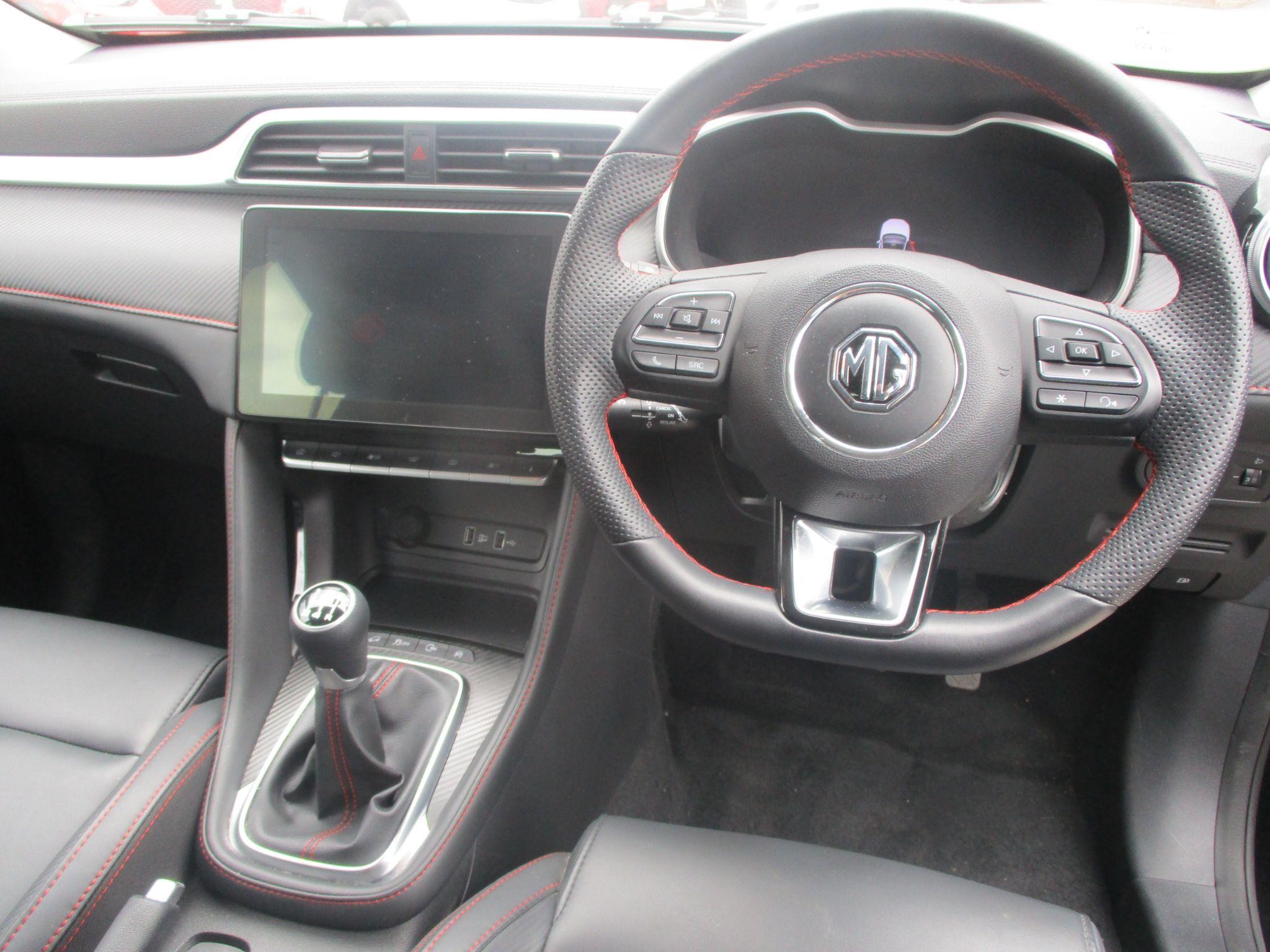 MG ZS Image 29
