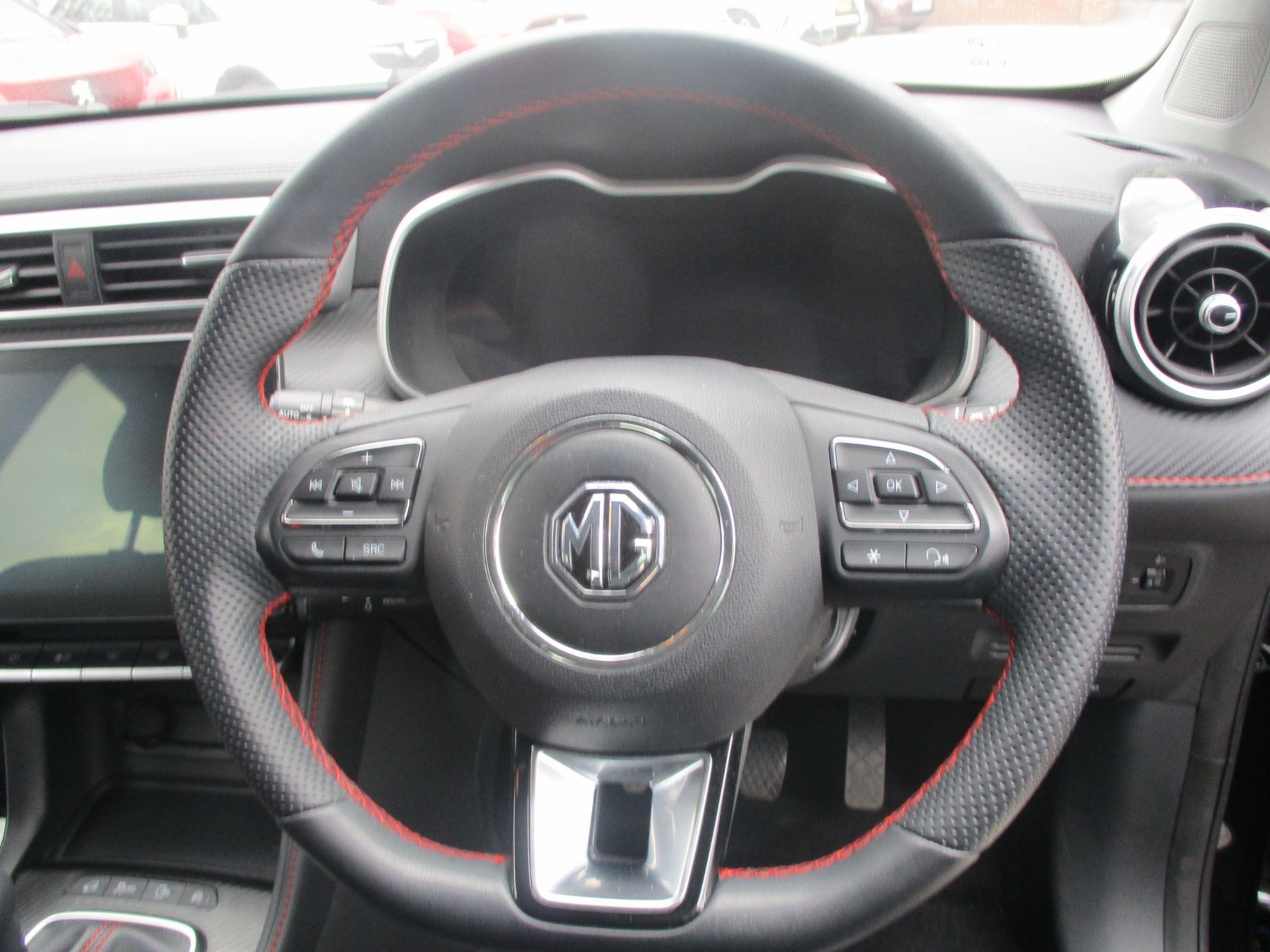 MG ZS Image 30