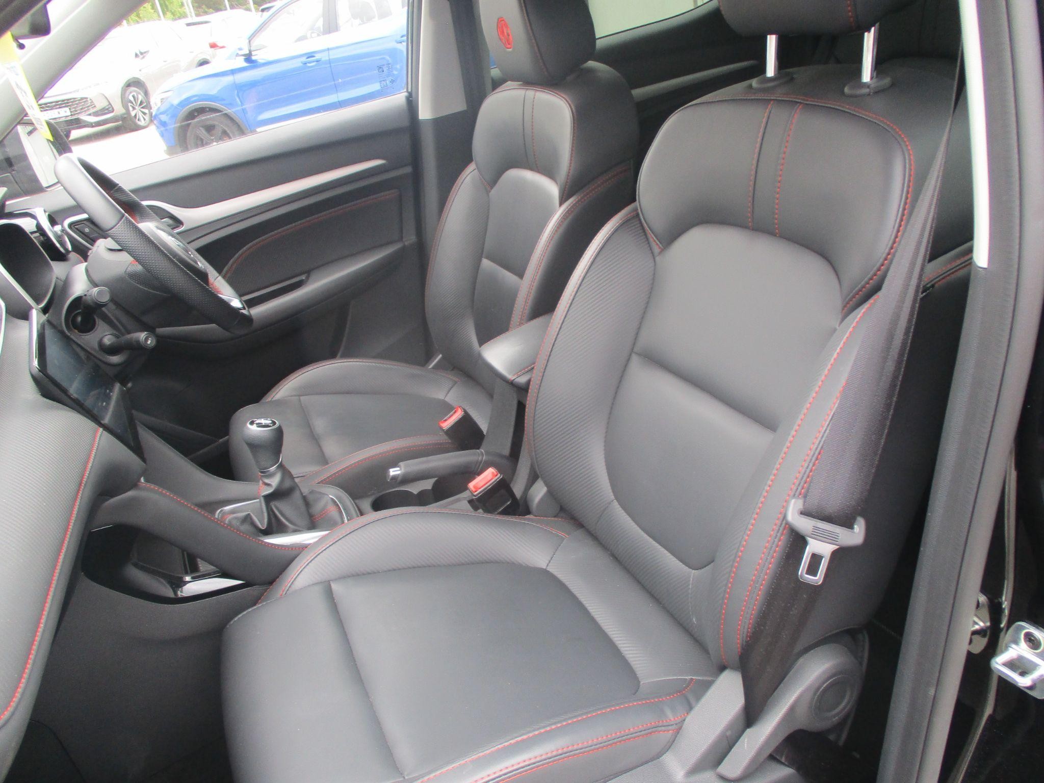 MG ZS Image 31