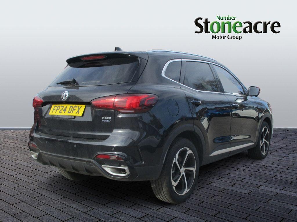 MG HS Plug-In Hybrid Image 3