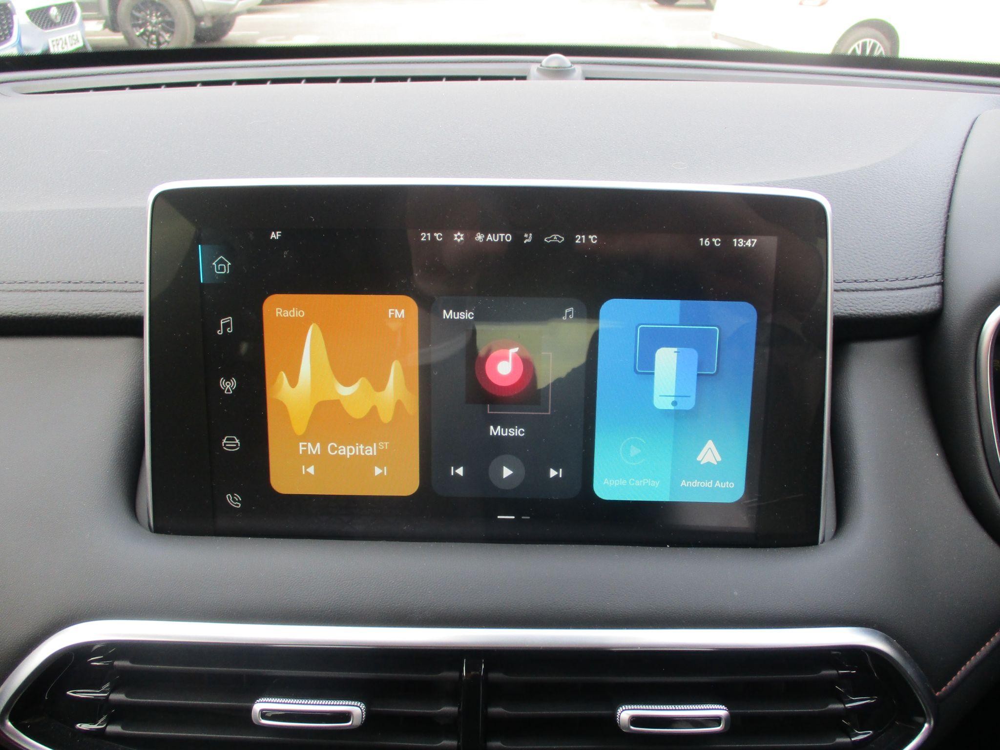 MG HS Plug-In Hybrid Image 18