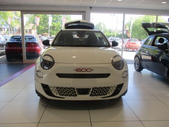 Fiat 600e 54kWh RED Auto 5dr null Image 3
