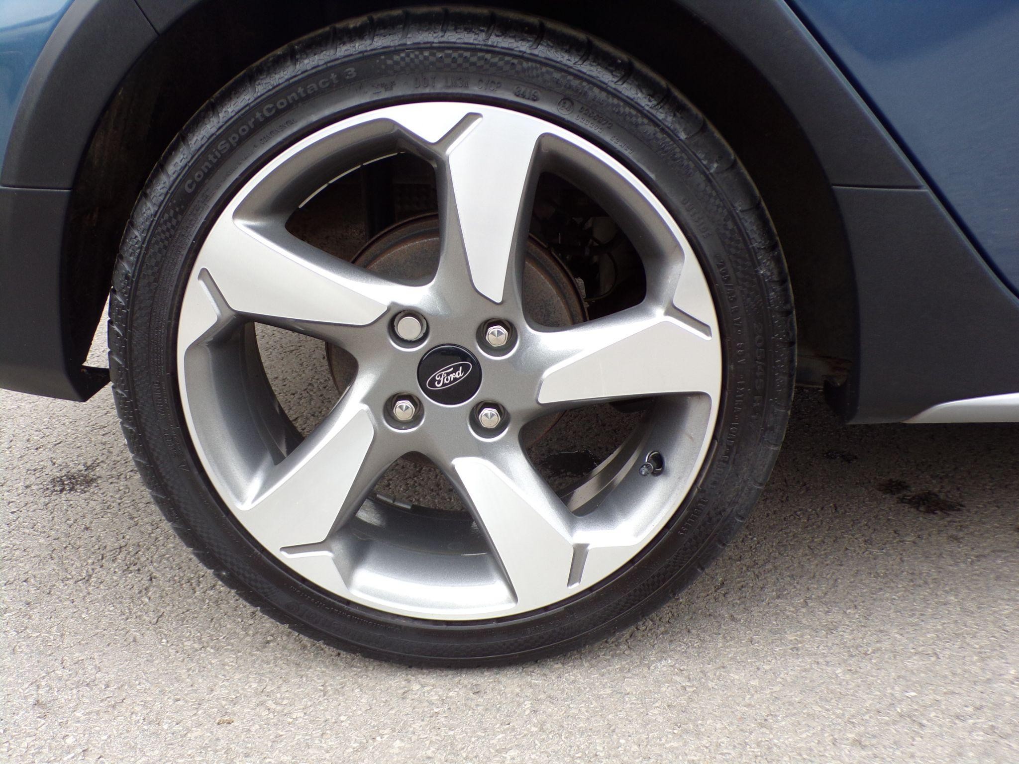 Ford Fiesta Image 9