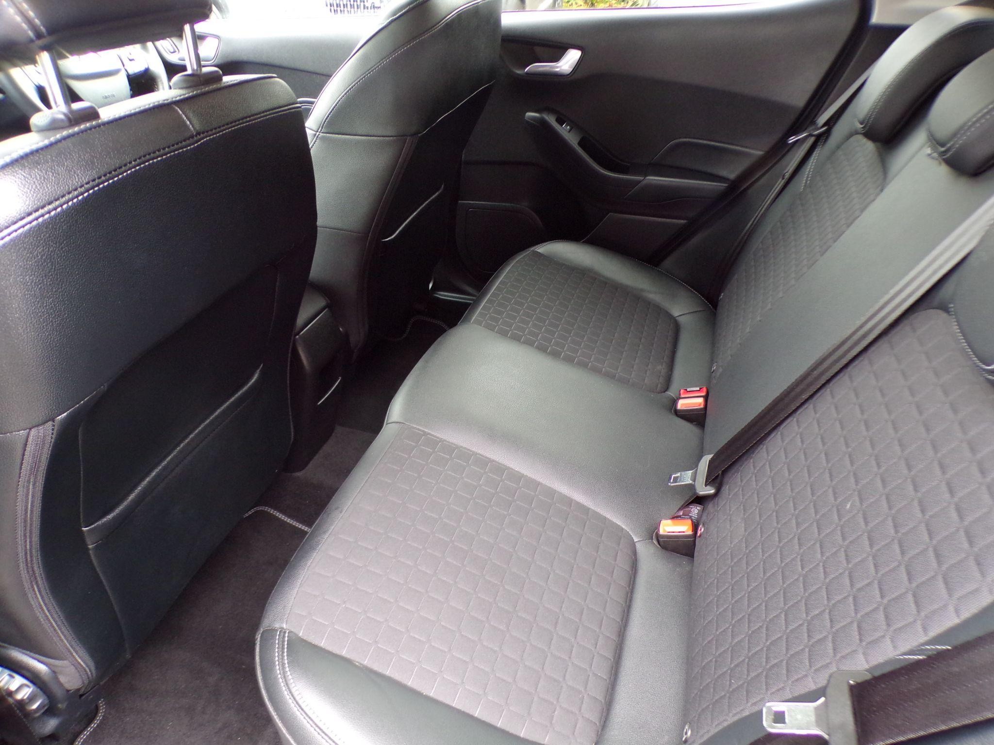 Ford Fiesta Image 14