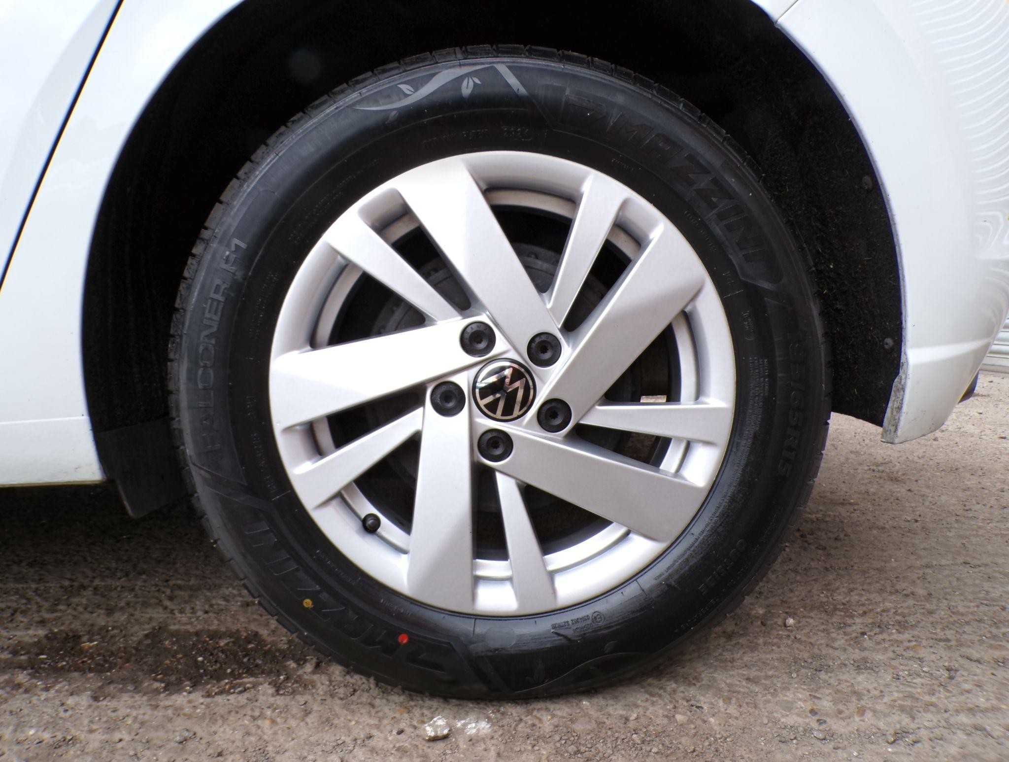 Volkswagen Polo Image 9