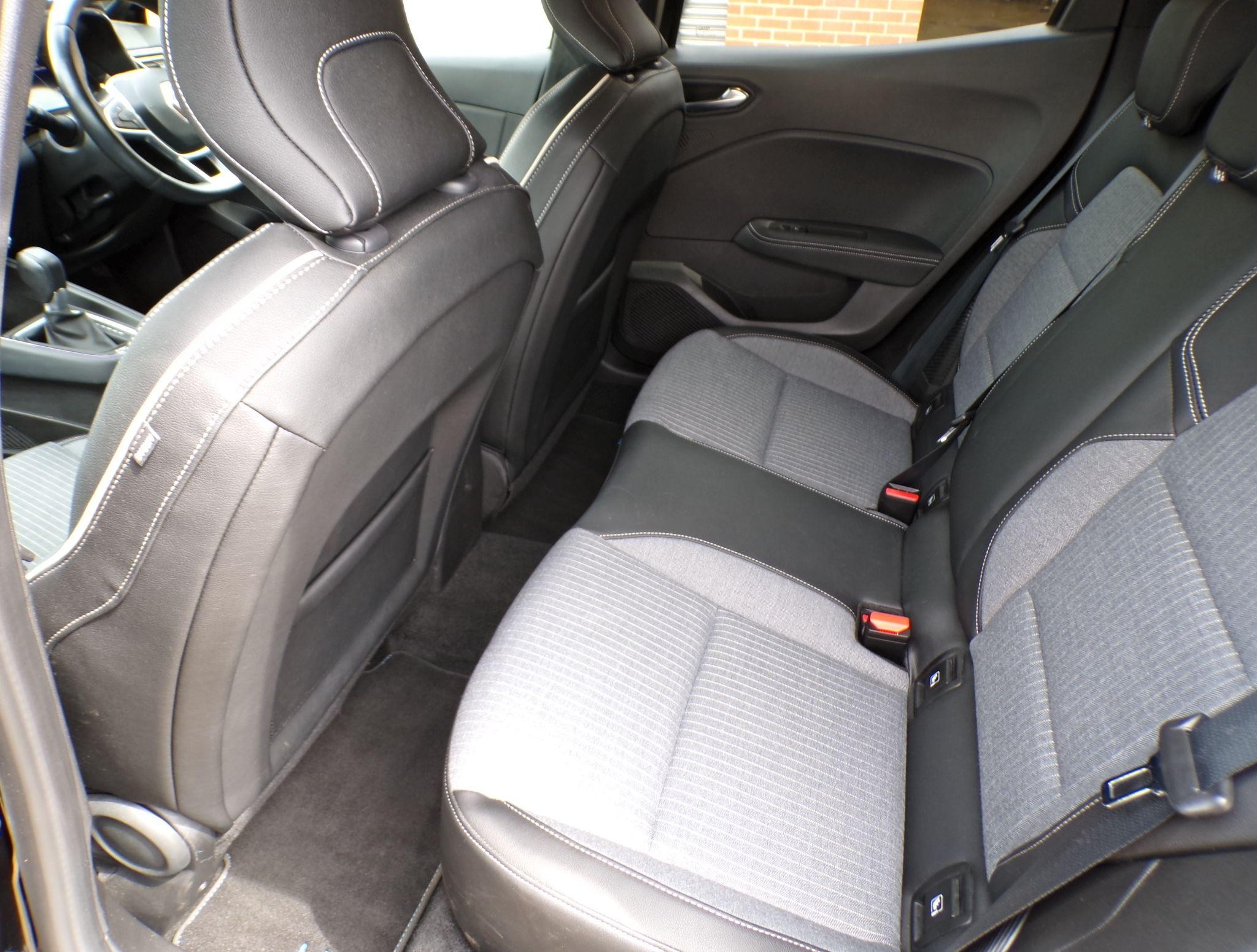 Renault Clio Image 20
